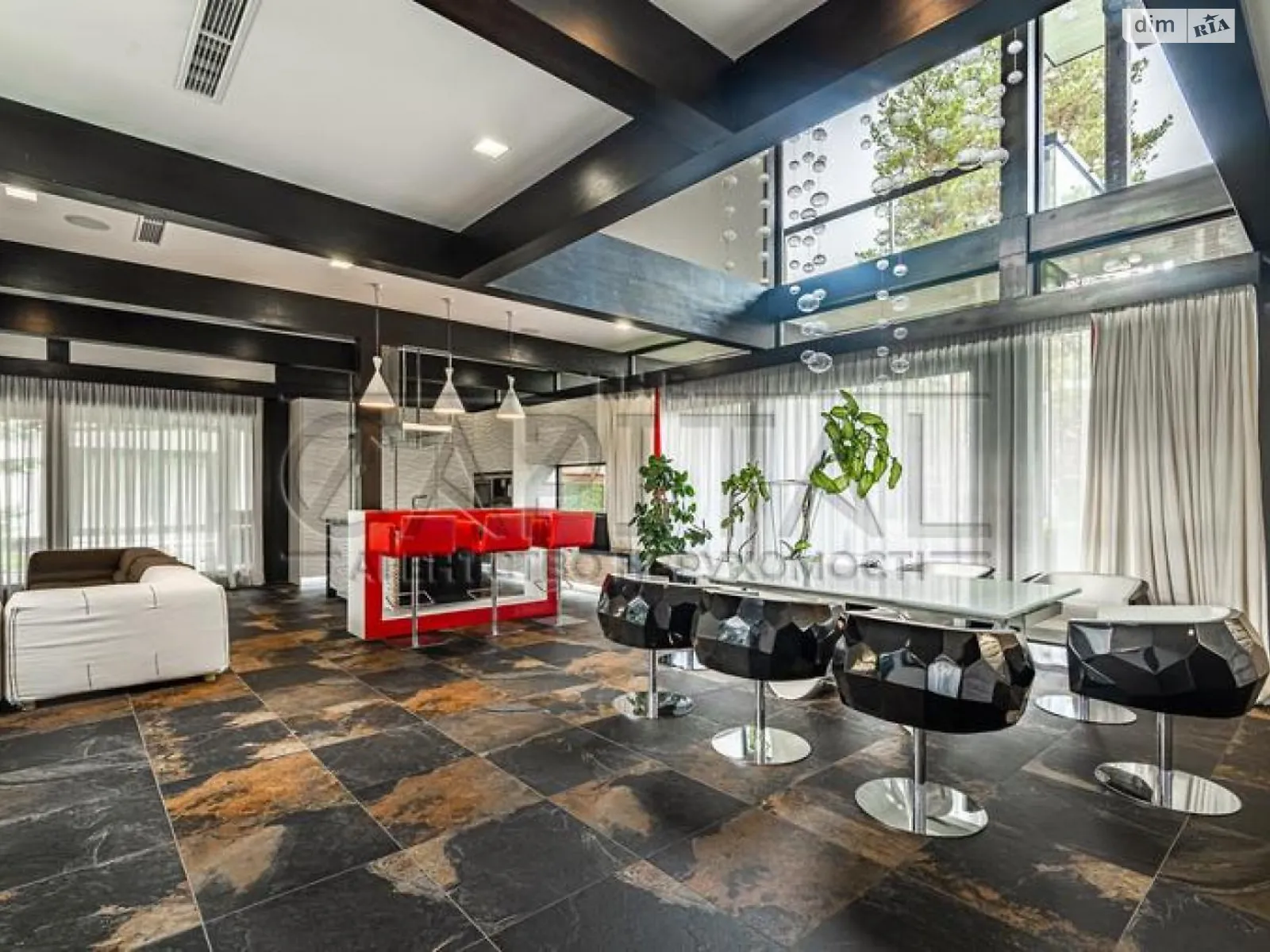 Продается дом на 2 этажа 317 кв. м с камином, цена: 1100000 $ - фото 1