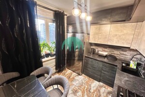 Продажа квартиры, Ивано-Франковск, р‑н. Івасюка Надрічна , Ивасюка улица, дом 42