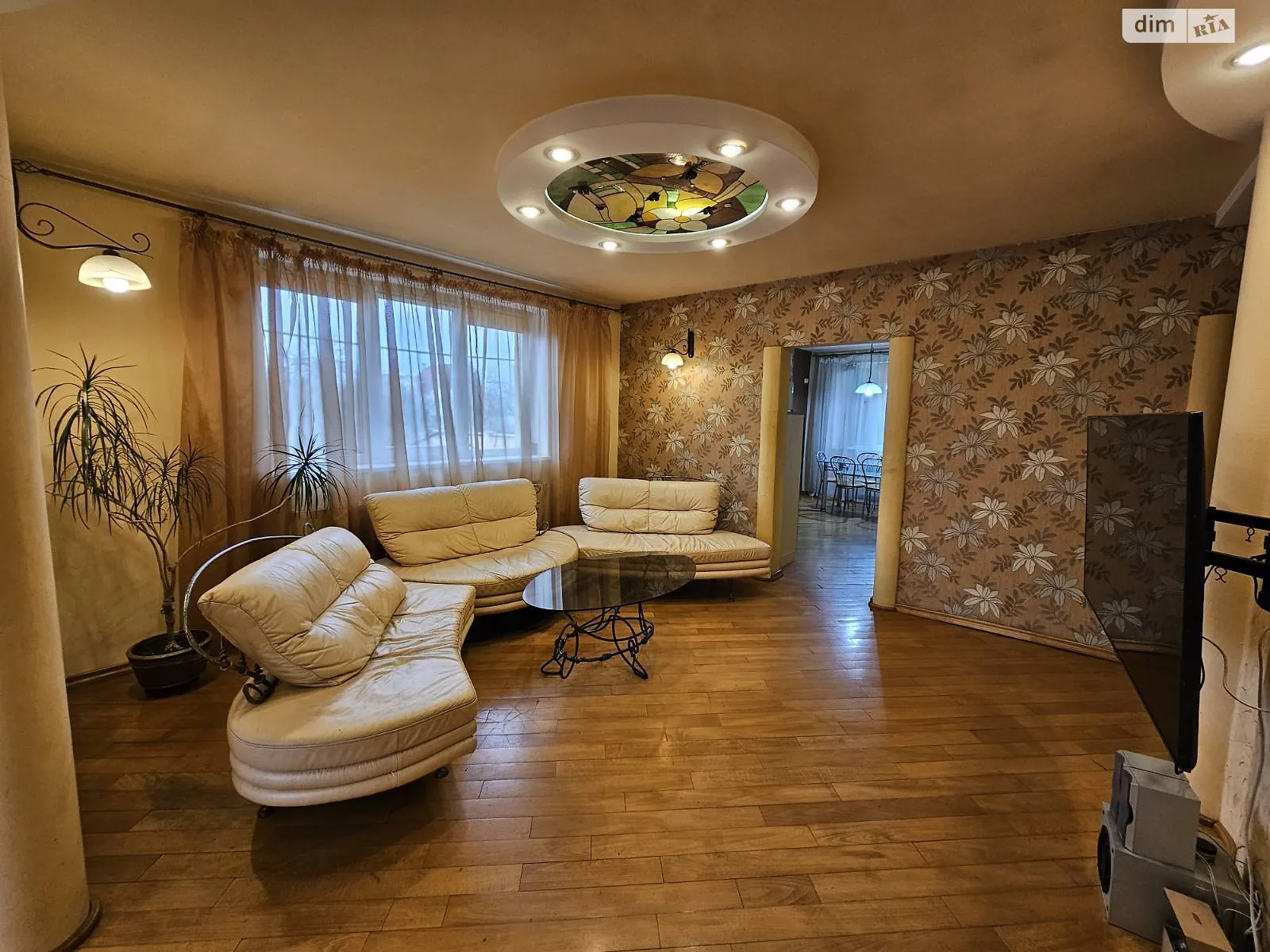 Сдается в аренду дом на 2 этажа 195 кв. м с беседкой, цена: 1000 $ - фото 1