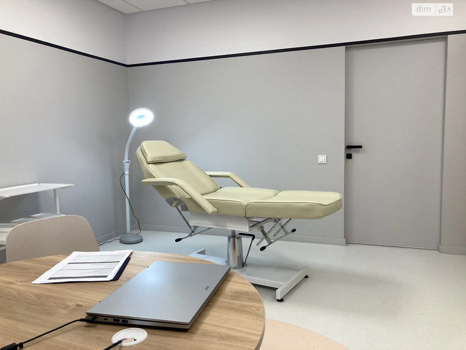 Сдается в аренду объект сферы услуг 130 кв. м в 1-этажном здании, цена: 10240 грн - фото 1