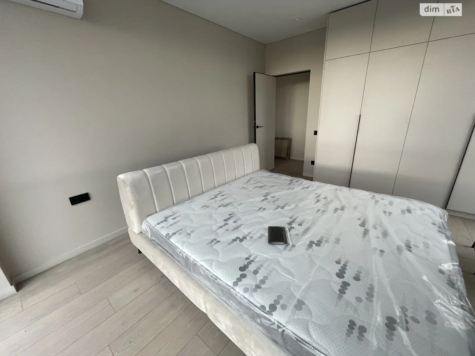 Продается 2-комнатная квартира 56 кв. м в Ужгороде, ул. Бабьяка, 18 - фото 1