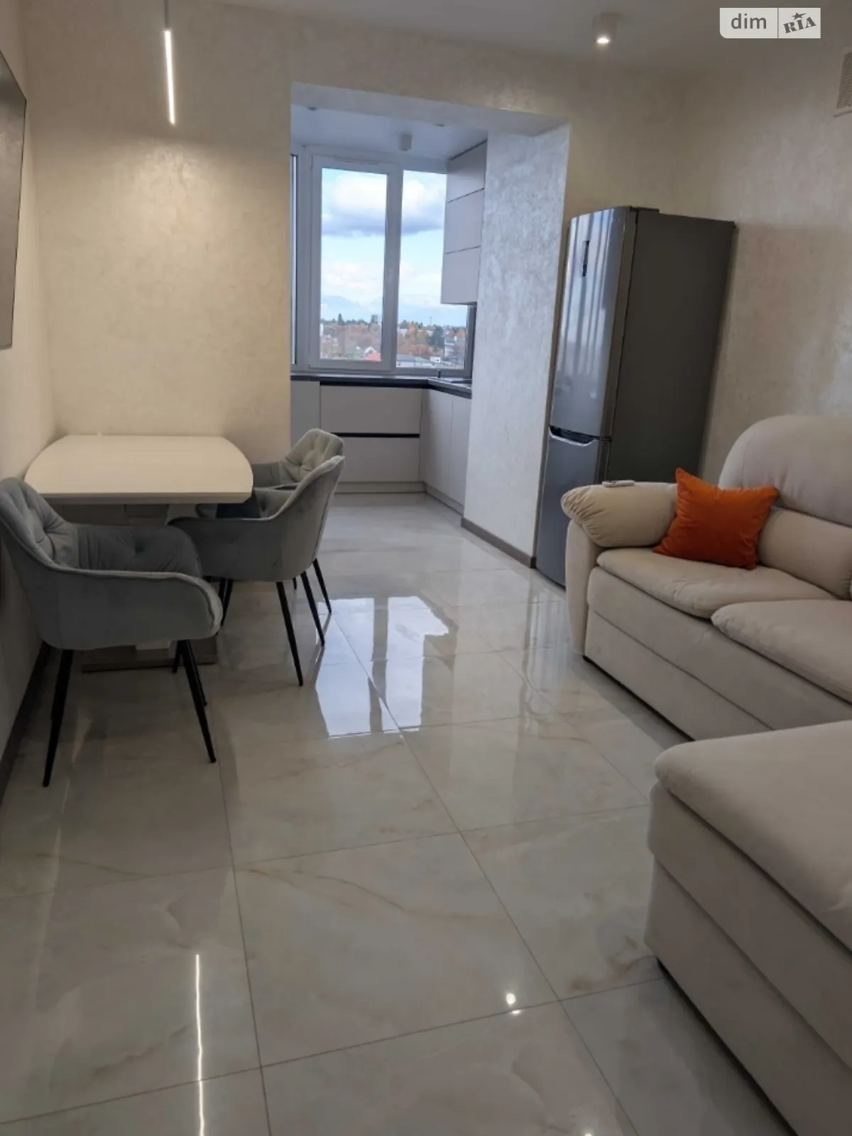 2-комнатная квартира 67.7 кв. м в Луцке, ул. Ровенская - фото 1