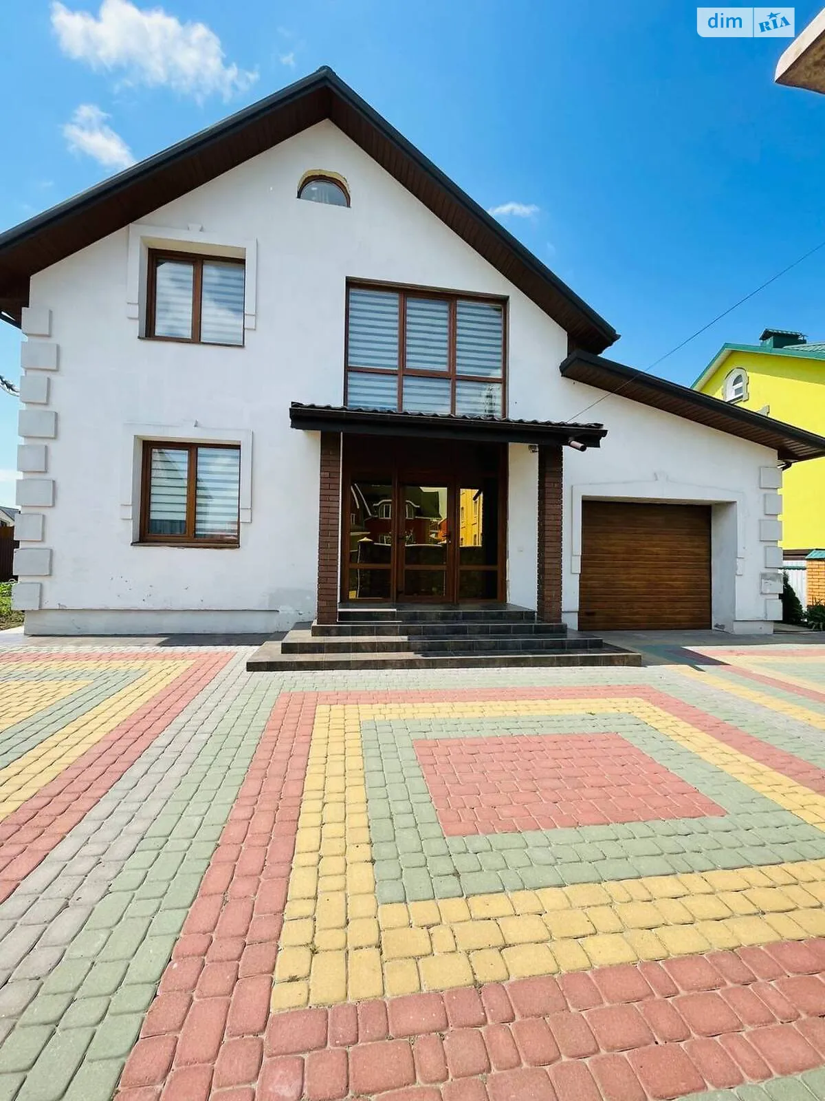 Продается дом на 2 этажа 185 кв. м с камином, цена: 206000 $ - фото 1