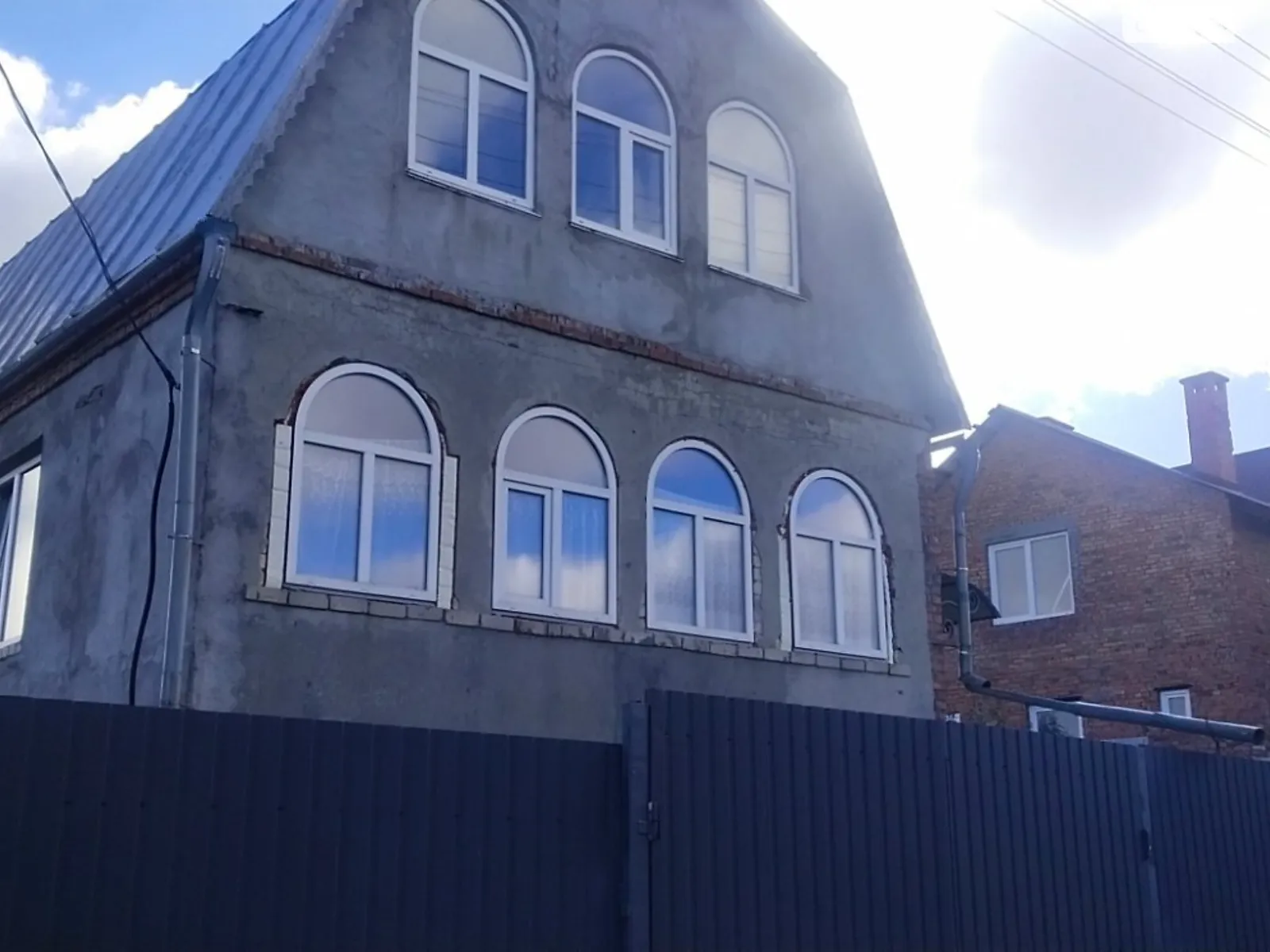 Продается дом на 2 этажа 139 кв. м с камином, цена: 35000 $ - фото 1