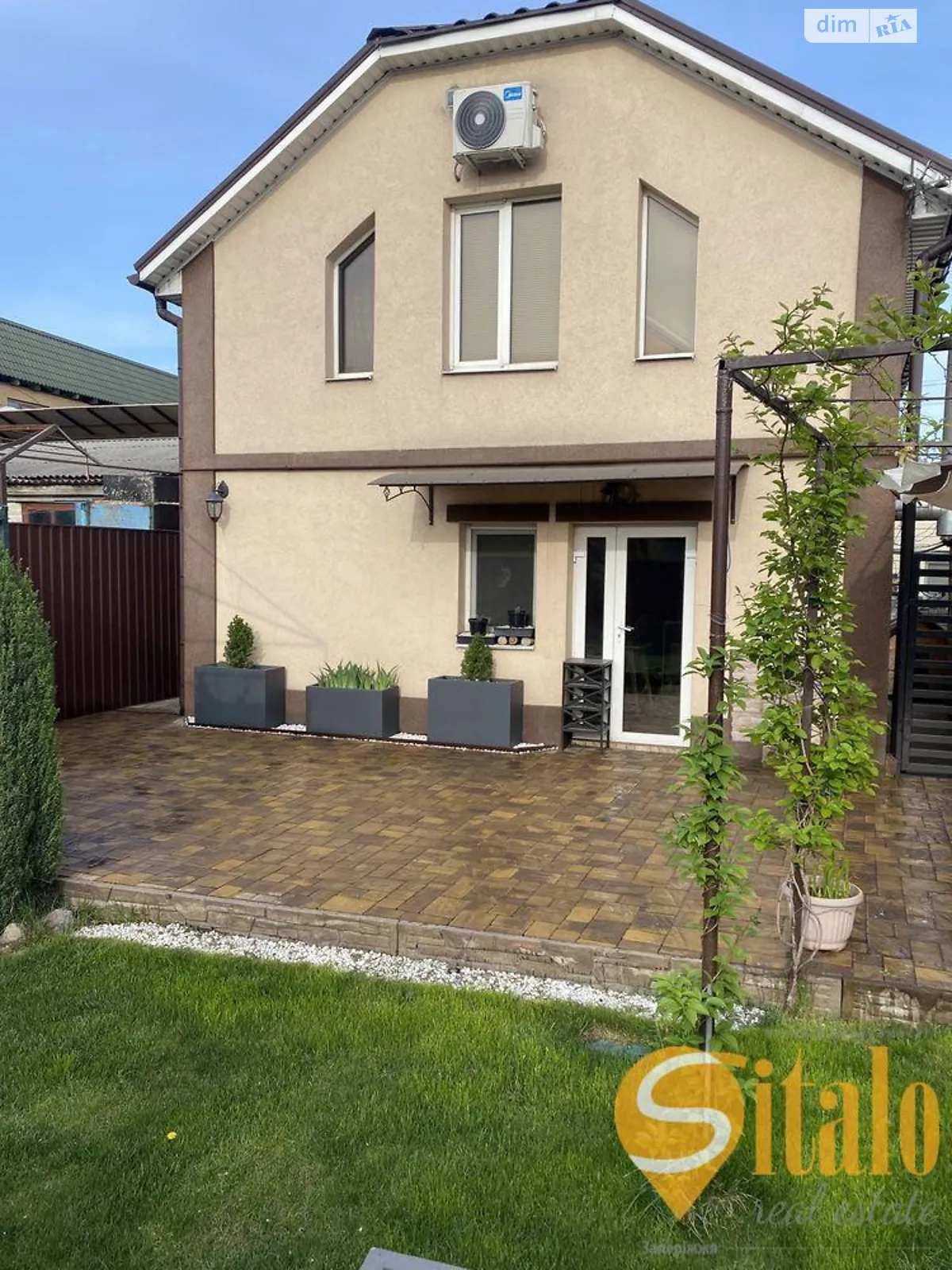 Продается дом на 2 этажа 200 кв. м с участком, цена: 85000 $ - фото 1