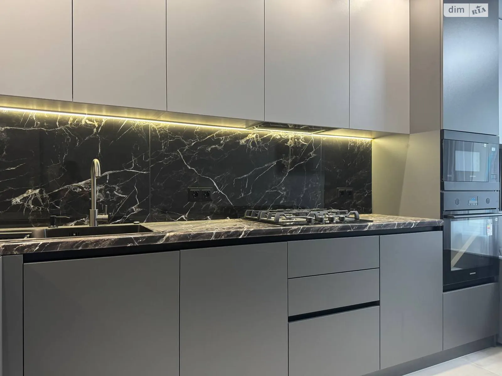 Сдается в аренду 2-комнатная квартира 63.1 кв. м в Ивано-Франковске, цена: 650 $ - фото 1