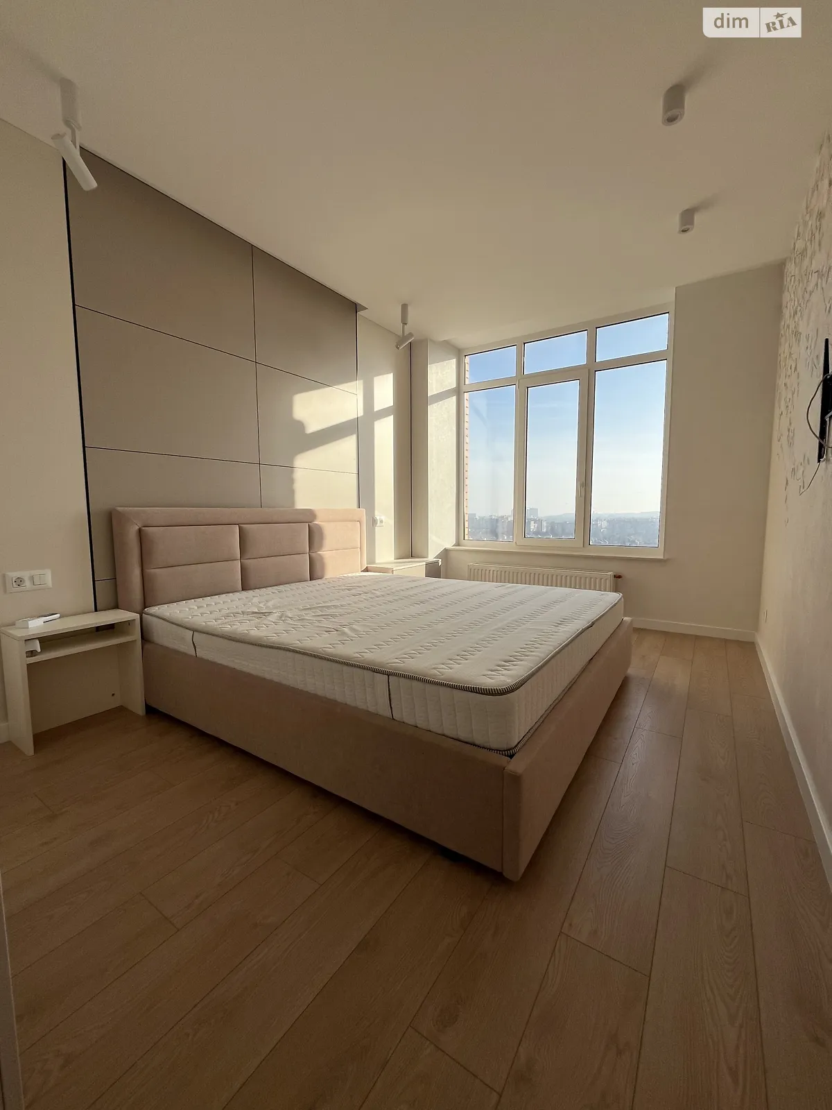 Продается 4-комнатная квартира 103 кв. м в Одессе, ул. Жаботинского, 54А корпус 2 - фото 1