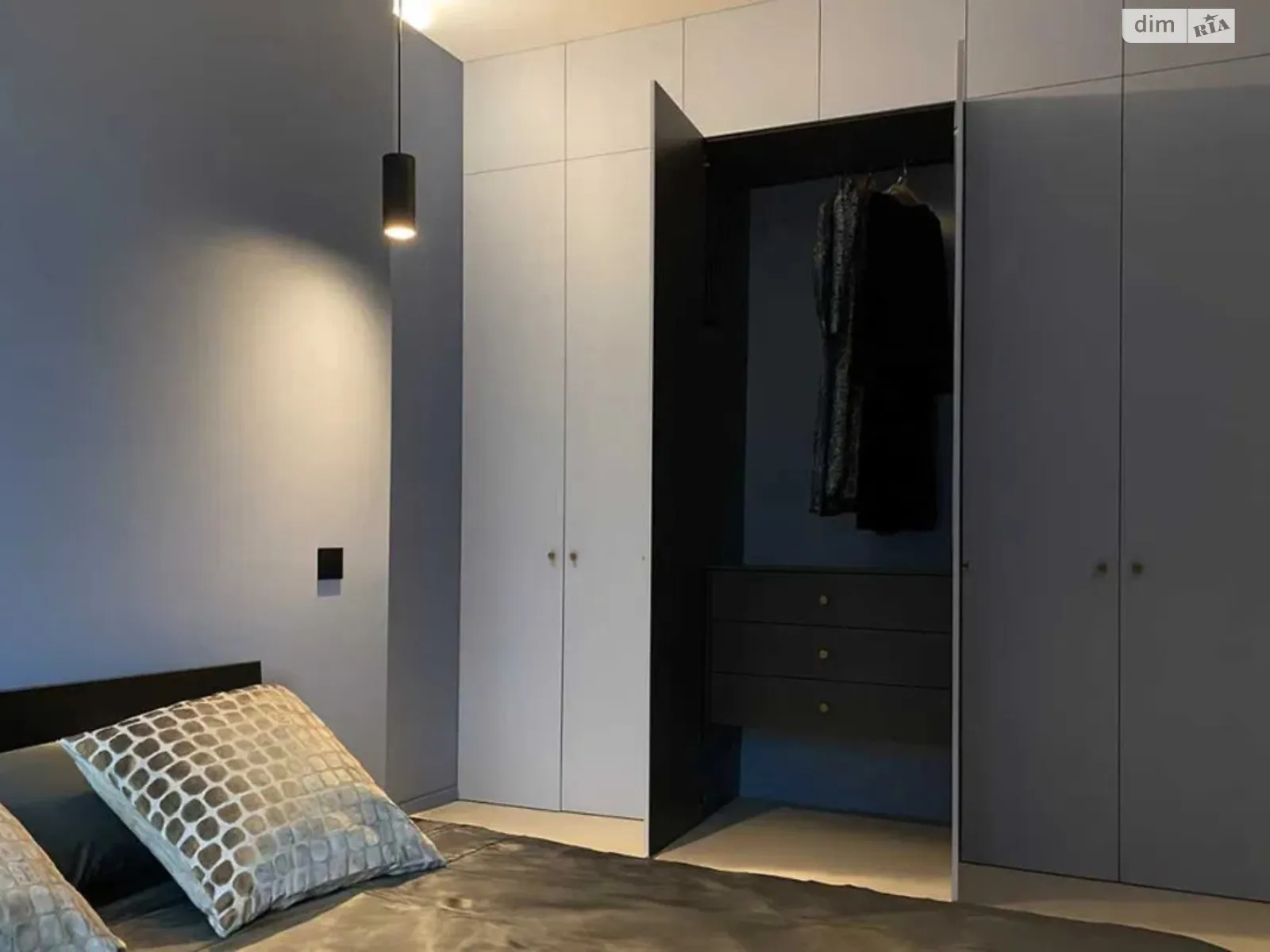 Продается 3-комнатная квартира 81 кв. м в Киеве, ул. Еленовская, 10 - фото 1