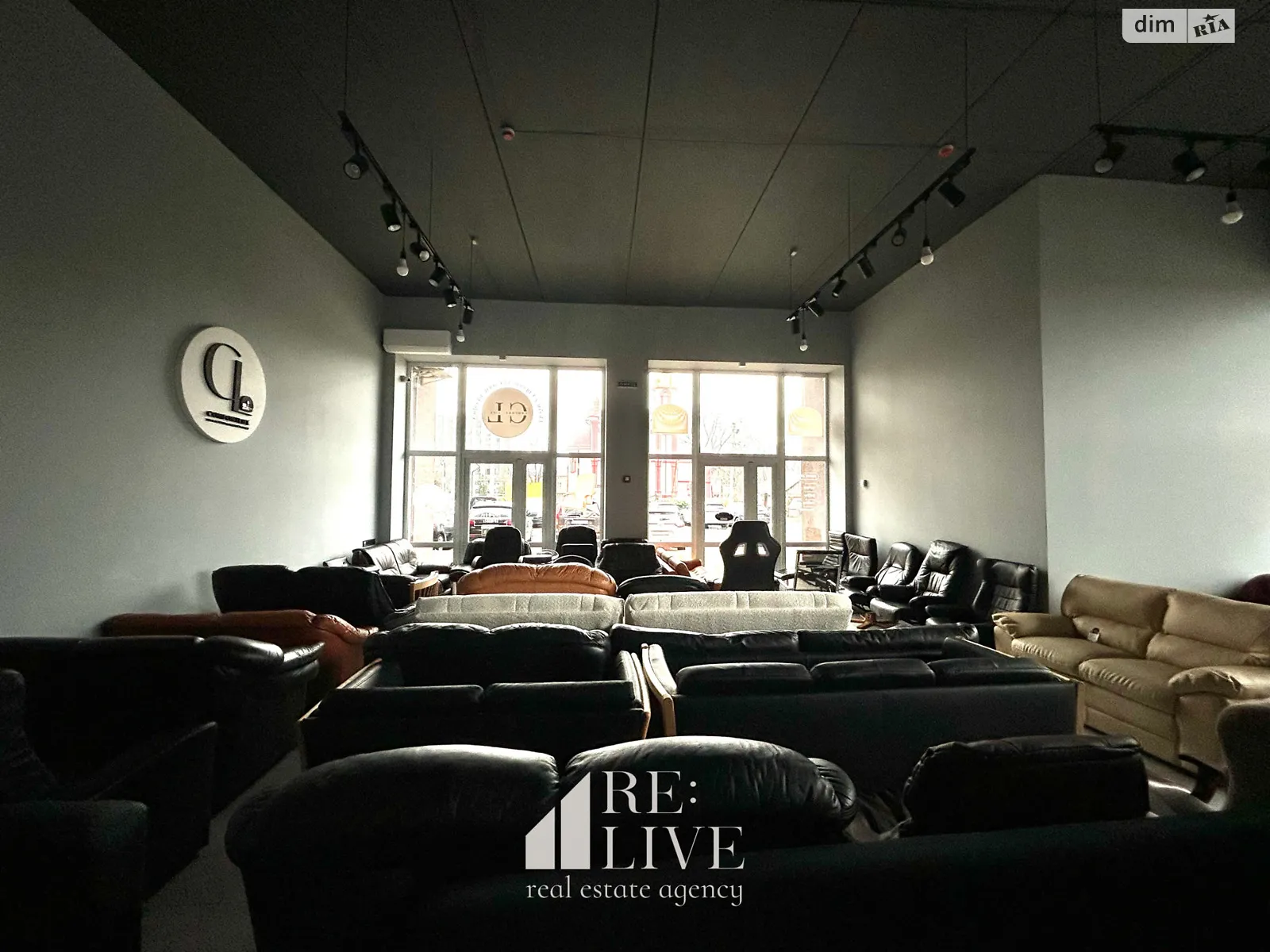 Сдается в аренду помещения свободного назначения 92 кв. м в 12-этажном здании, цена: 42000 грн - фото 1