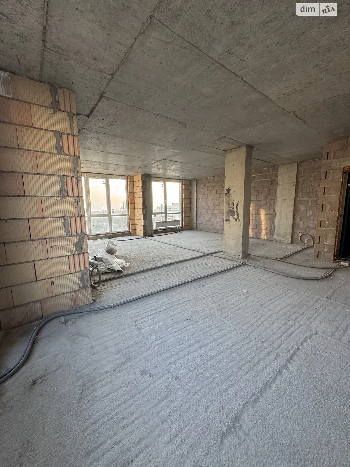 Продается 2-комнатная квартира 56.8 кв. м в Крыжановка, ул. Марсельская - фото 1