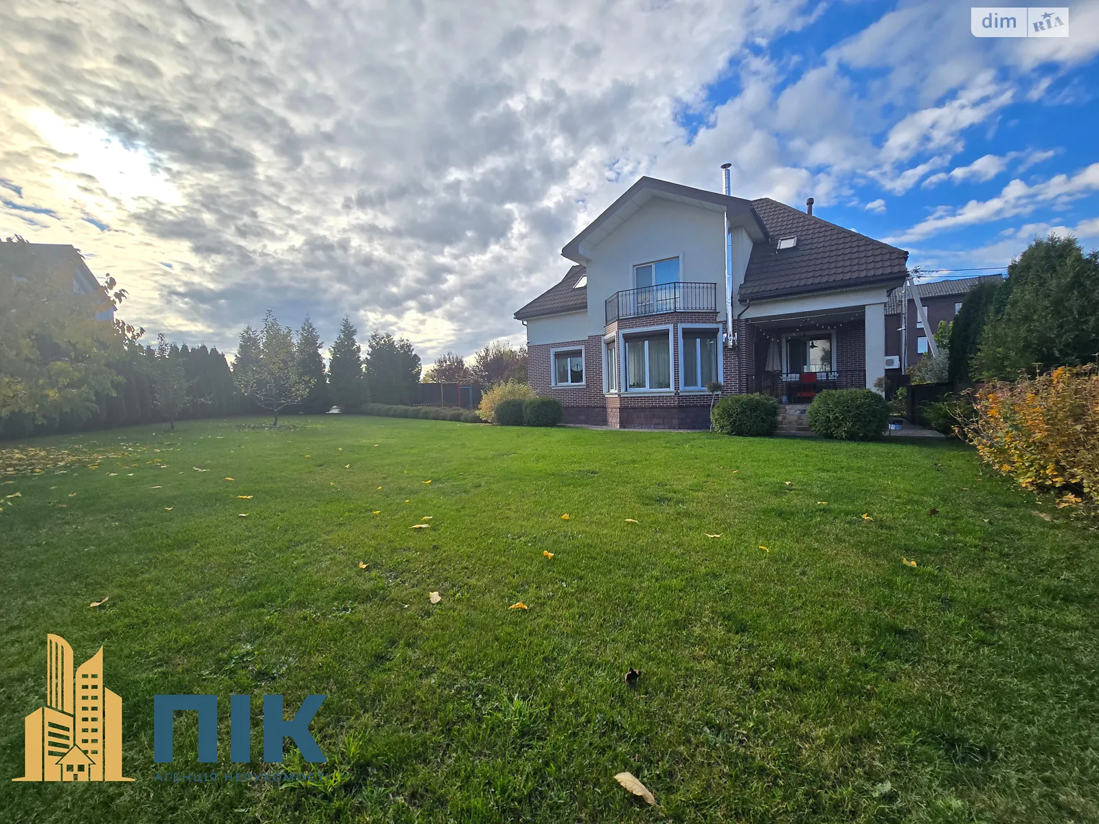 Продается дом на 2 этажа 192 кв. м с подвалом, цена: 350000 $ - фото 1