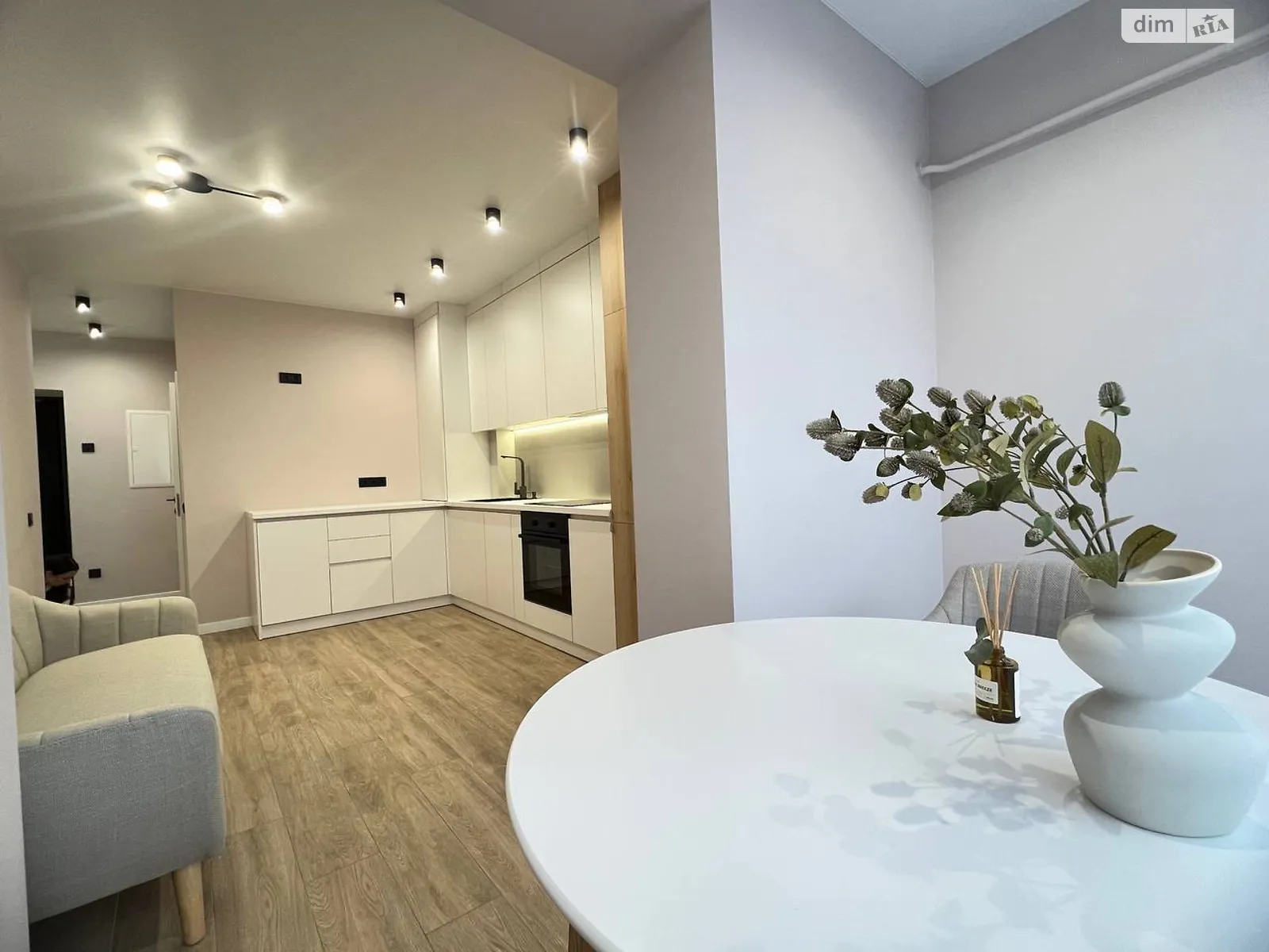 Здається в оренду 1-кімнатна квартира 50 кв. м у, цена: 450 $ - фото 1