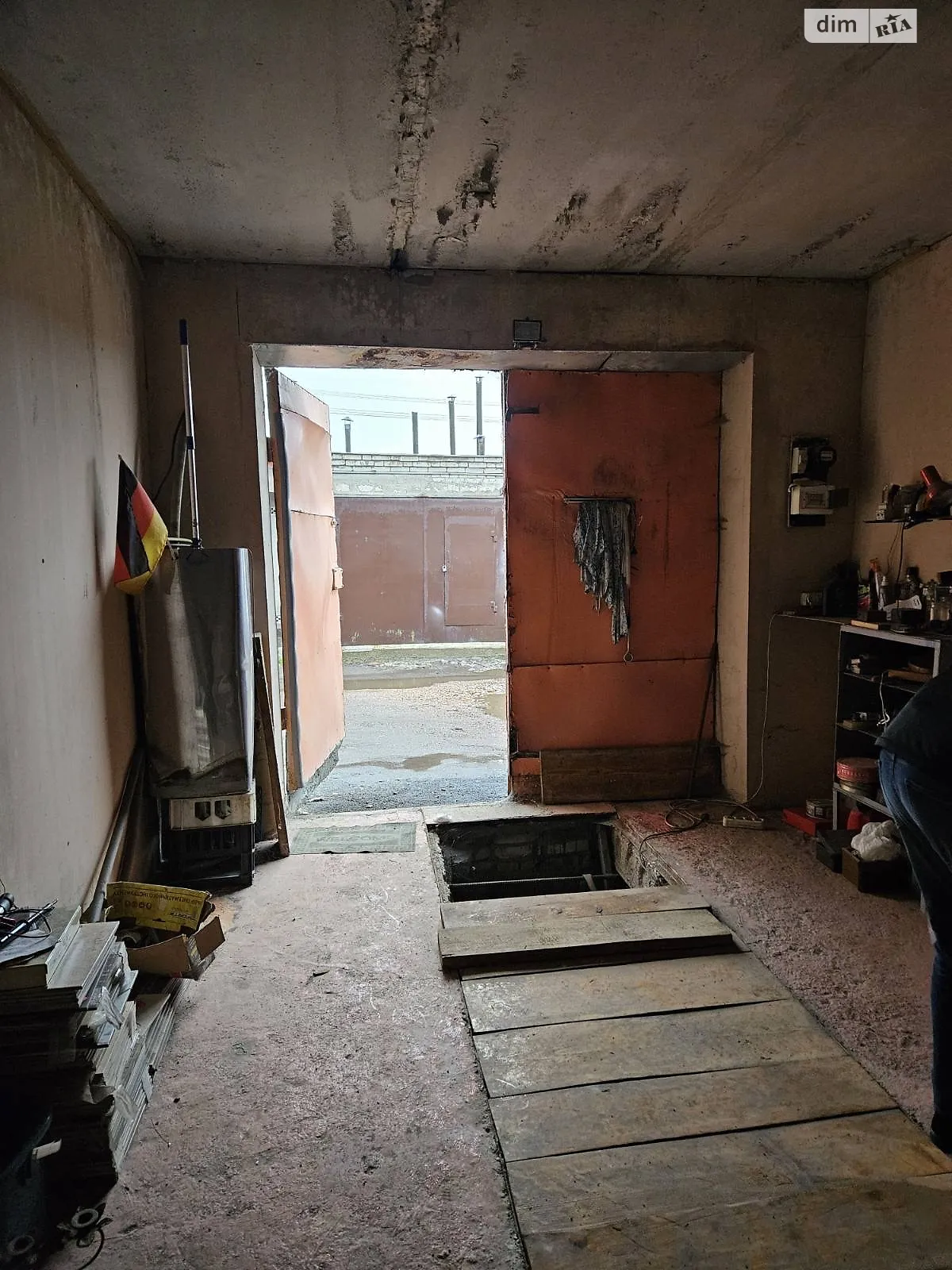 Продается место в гаражном кооперативе под легковое авто на 37.71 кв. м, цена: 12900 $ - фото 1