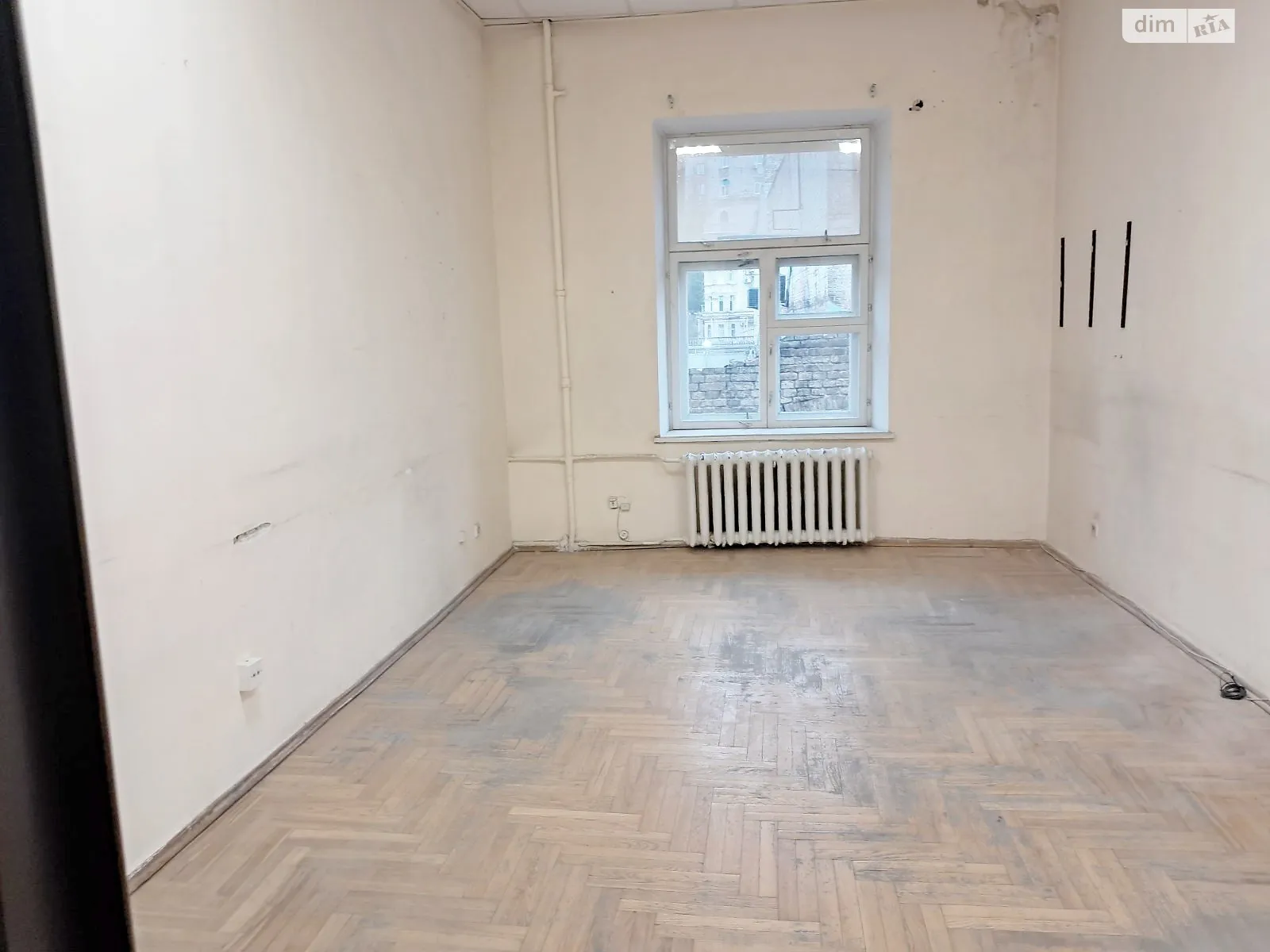 Сдается в аренду офис 22.2 кв. м в бизнес-центре, цена: 7820 грн - фото 1