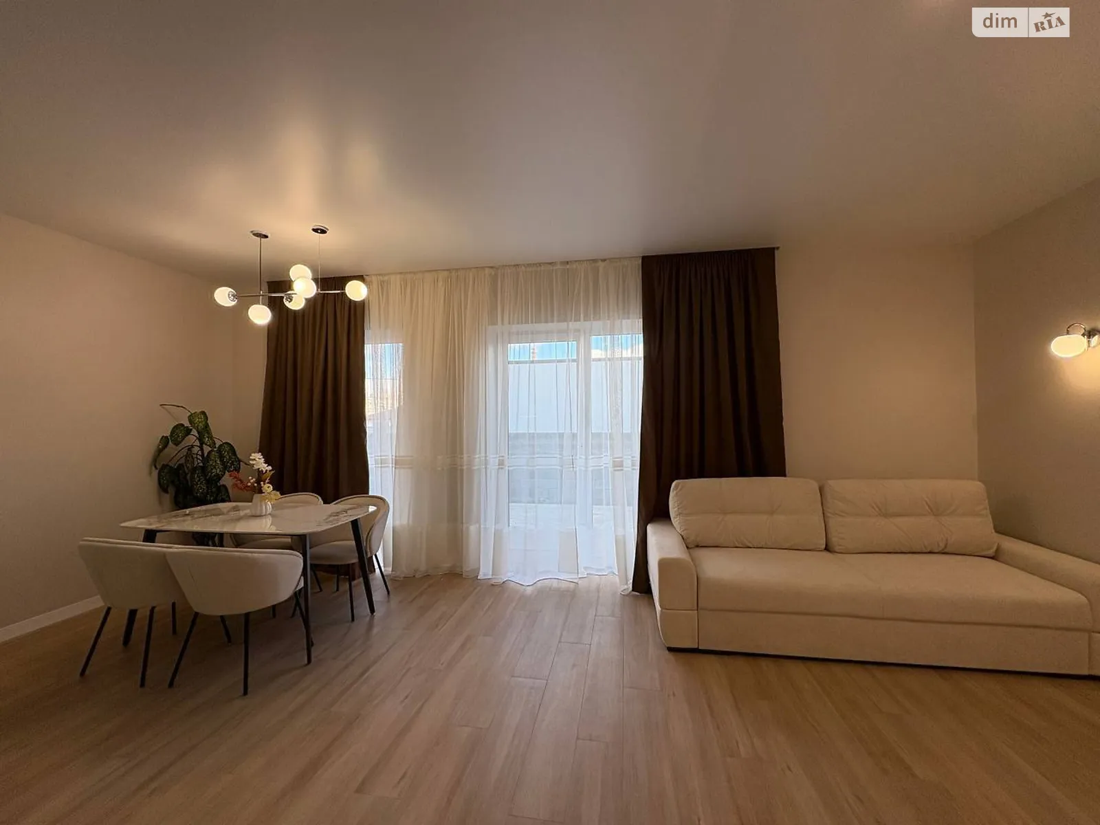 мас. Яблоневый Ювилейный Ровно, цена: 127000 $ - фото 1