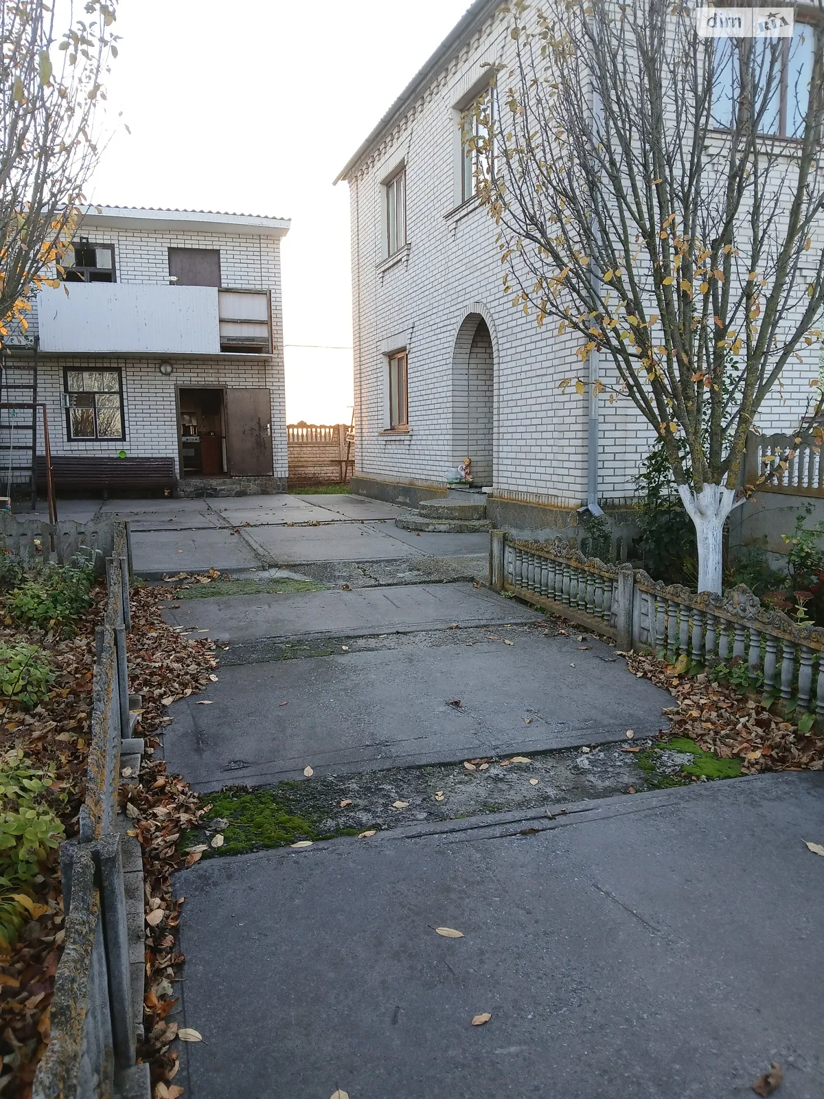 Продается дом на 2 этажа 153 кв. м с садом, цена: 64000 $ - фото 1