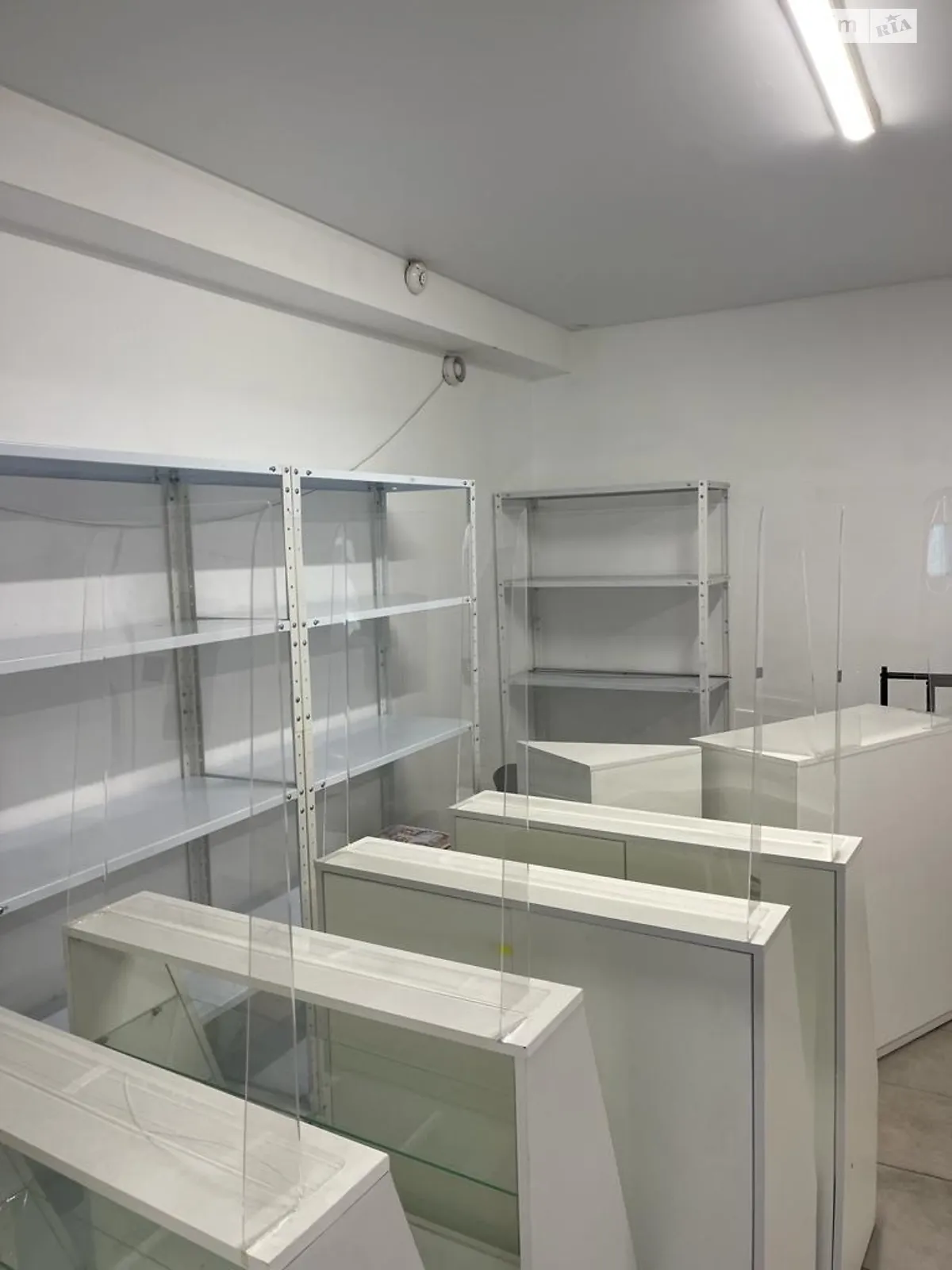 Продается помещения свободного назначения 64.2 кв. м в 16-этажном здании, цена: 65000 $ - фото 1