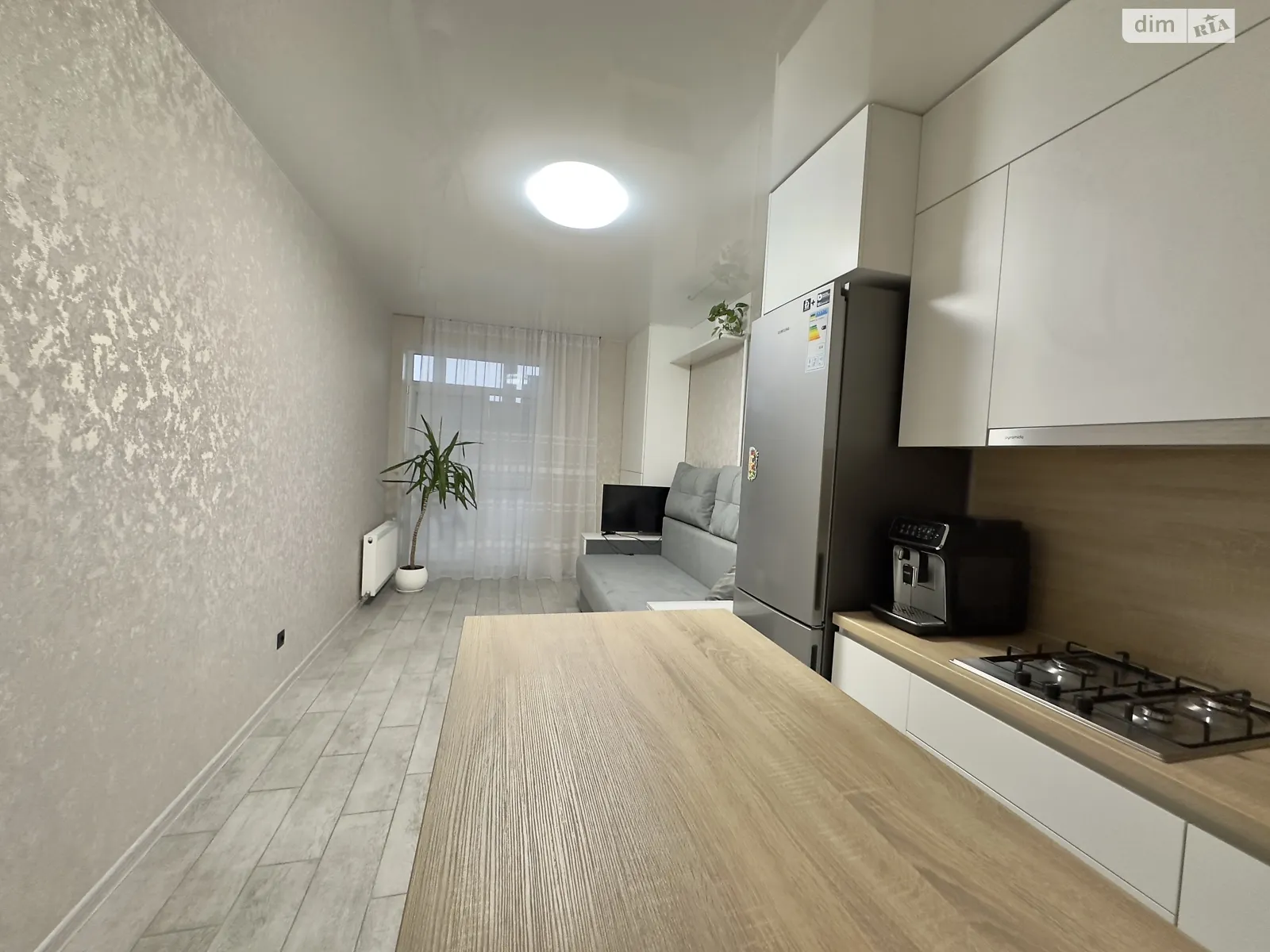 Продается 1-комнатная квартира 57 кв. м в Зарванцах, ул. Одесская, 3 - фото 1