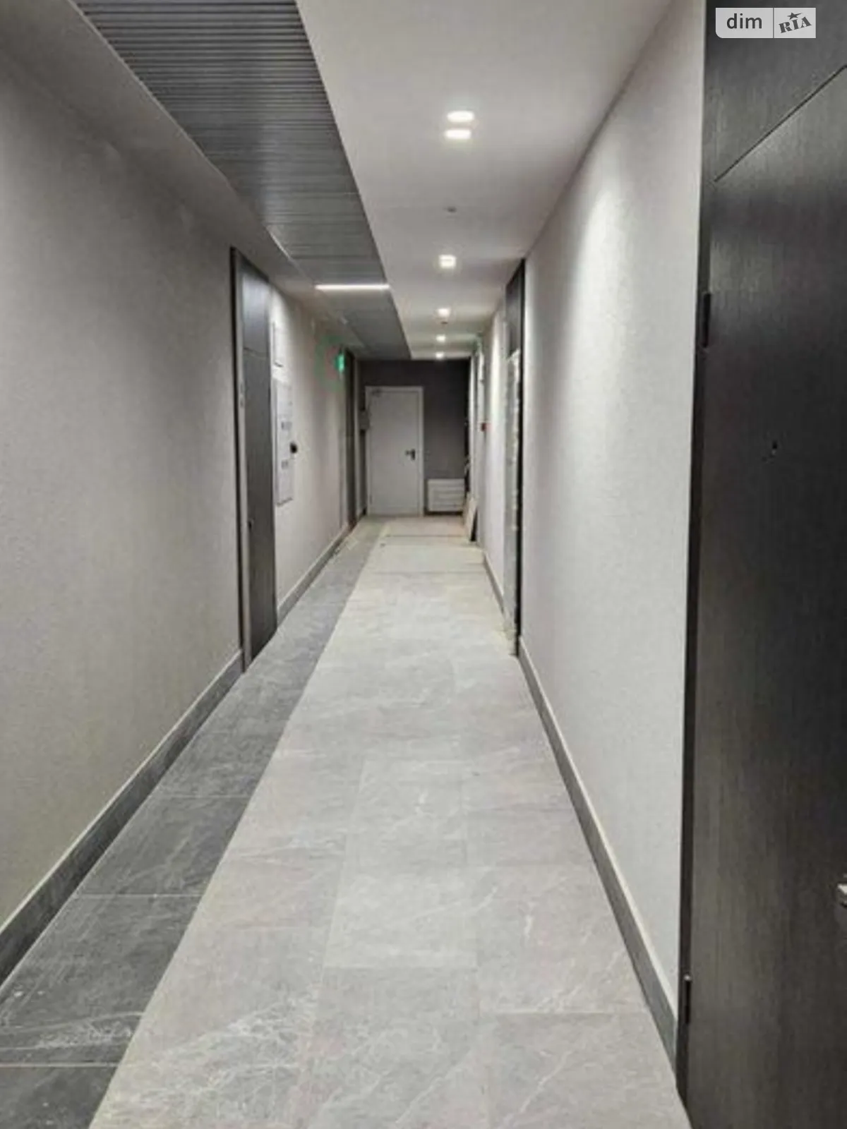 Продается 1-комнатная квартира 49 кв. м в Киеве, ул. Князя Романа Мстиславича(Генерала Жмаченко), 22А - фото 1