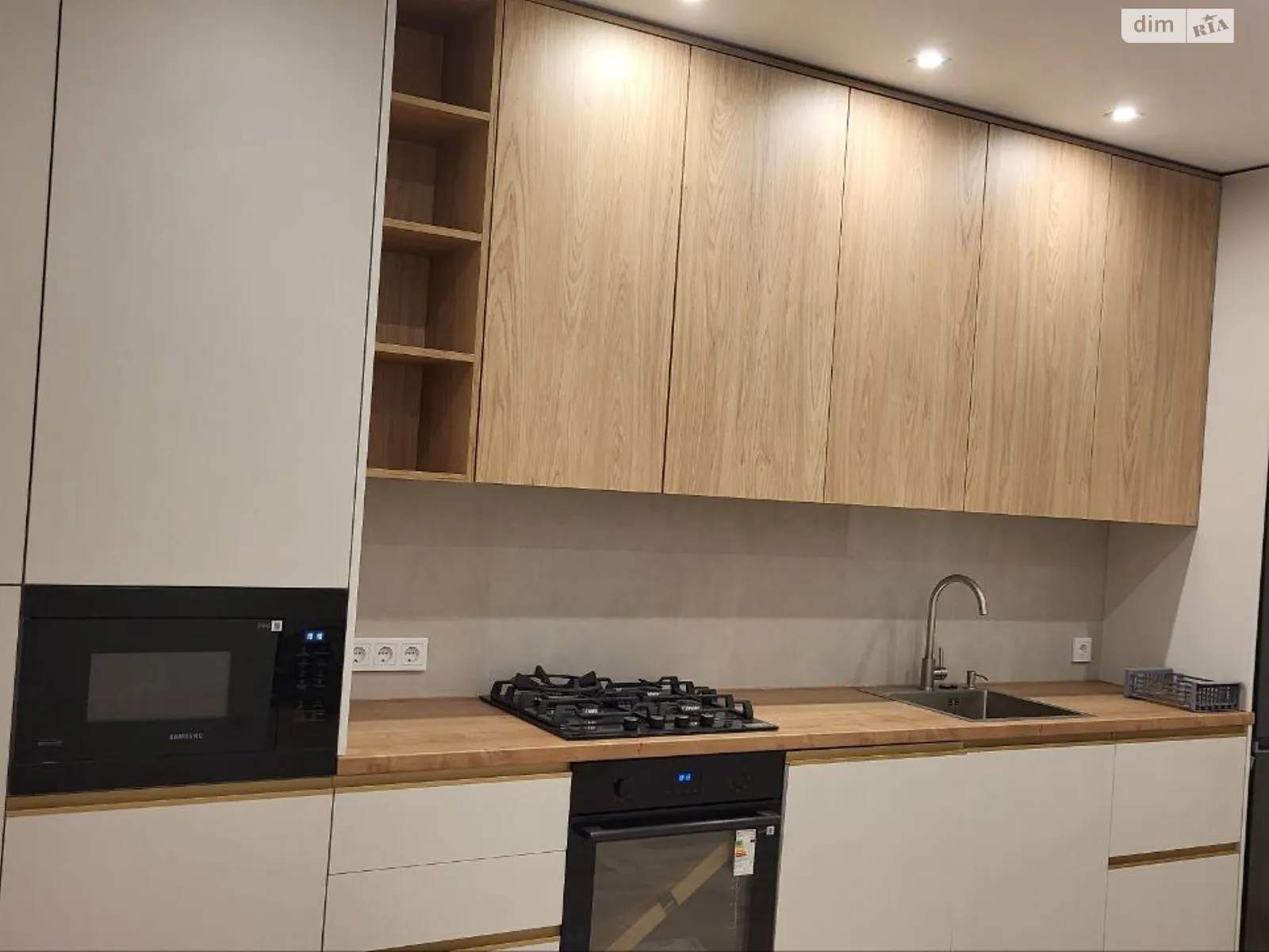 Здається в оренду 1-кімнатна квартира 50 кв. м у Львові, вул. Торф'яна - фото 1