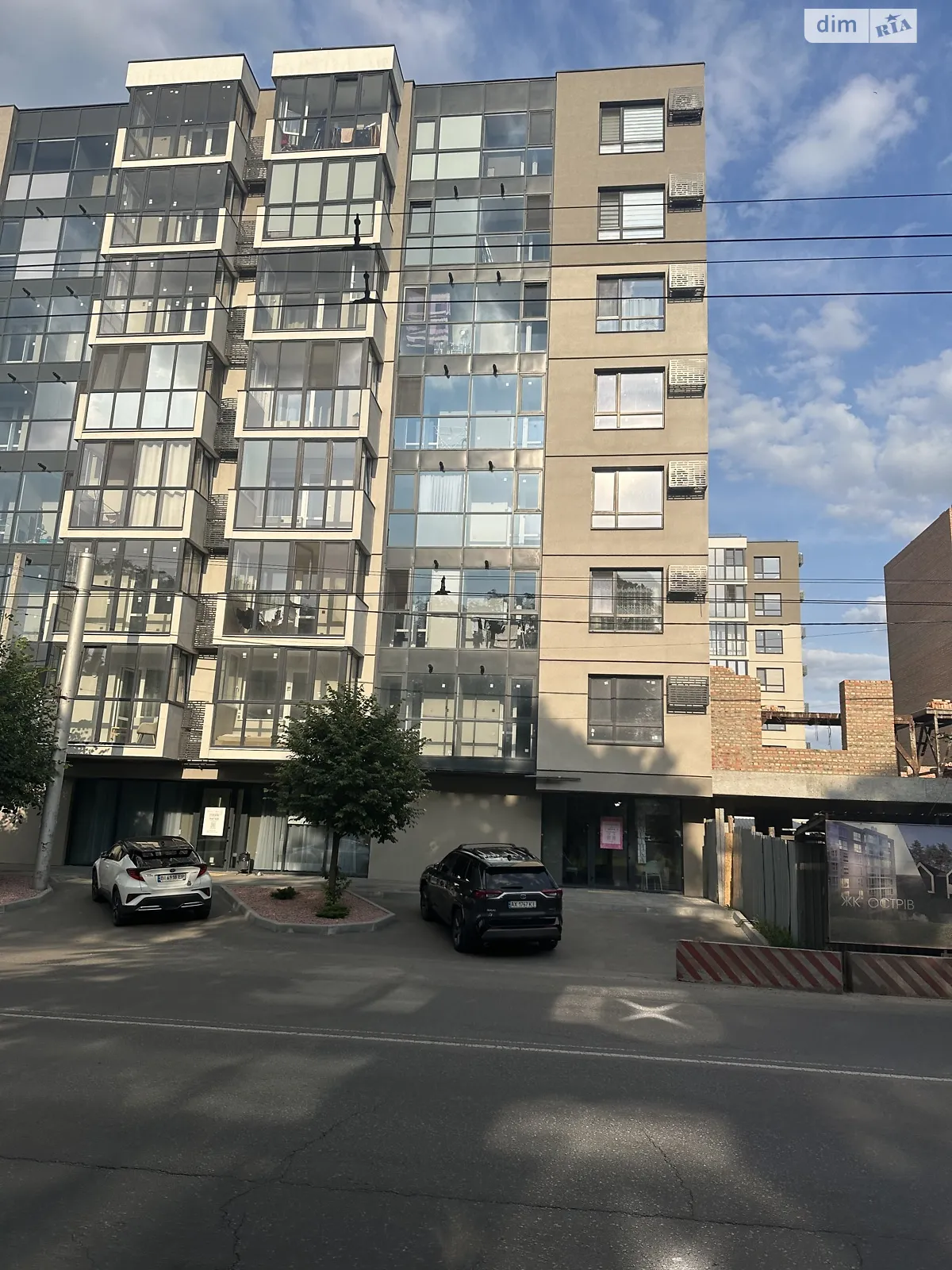 Сдается в аренду офис 80 кв. м в бизнес-центре, цена: 560 € - фото 1