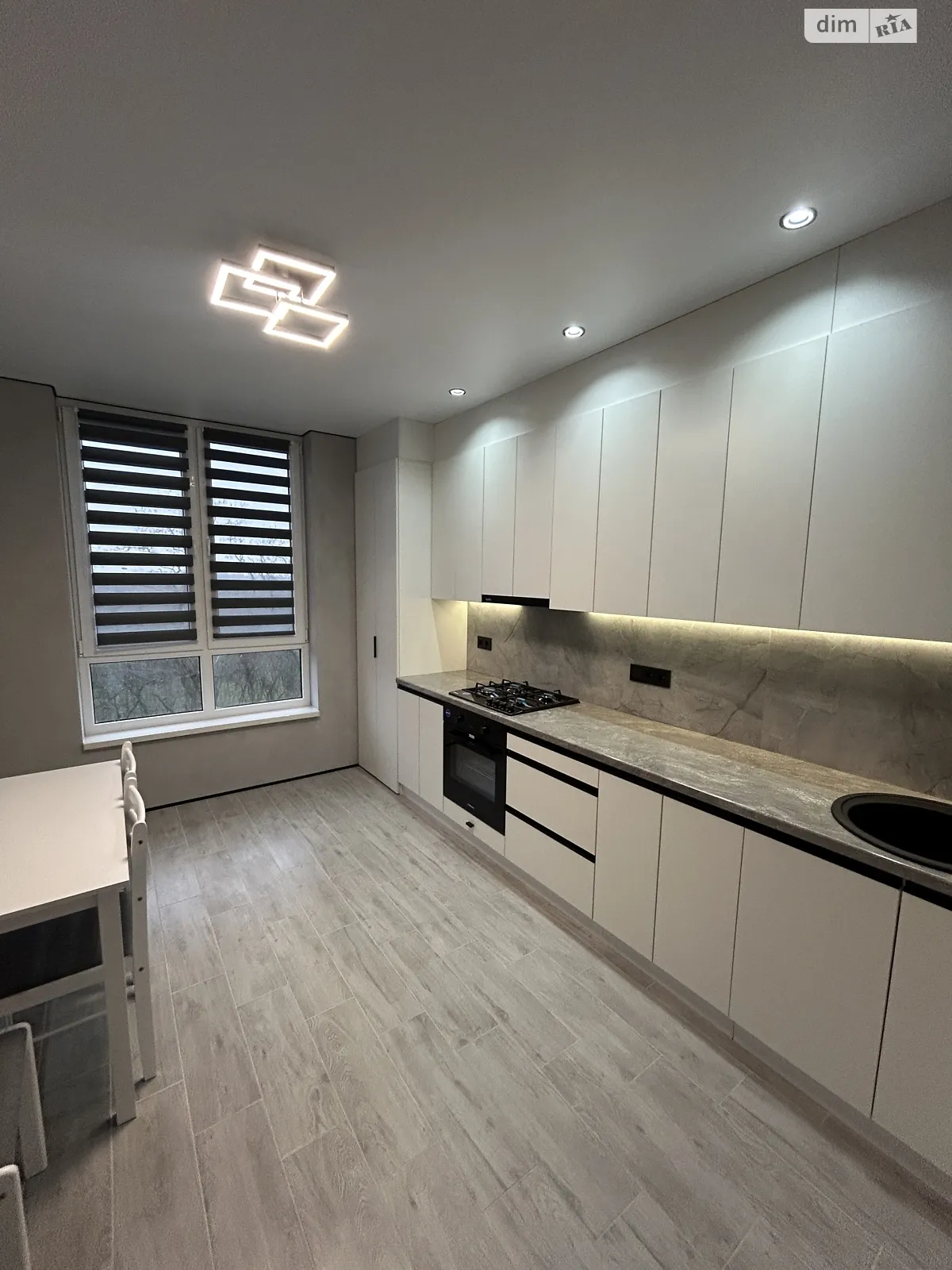 Продается 1-комнатная квартира 35 кв. м в Буче, ул. Князя Владимира Великого, 14 - фото 1