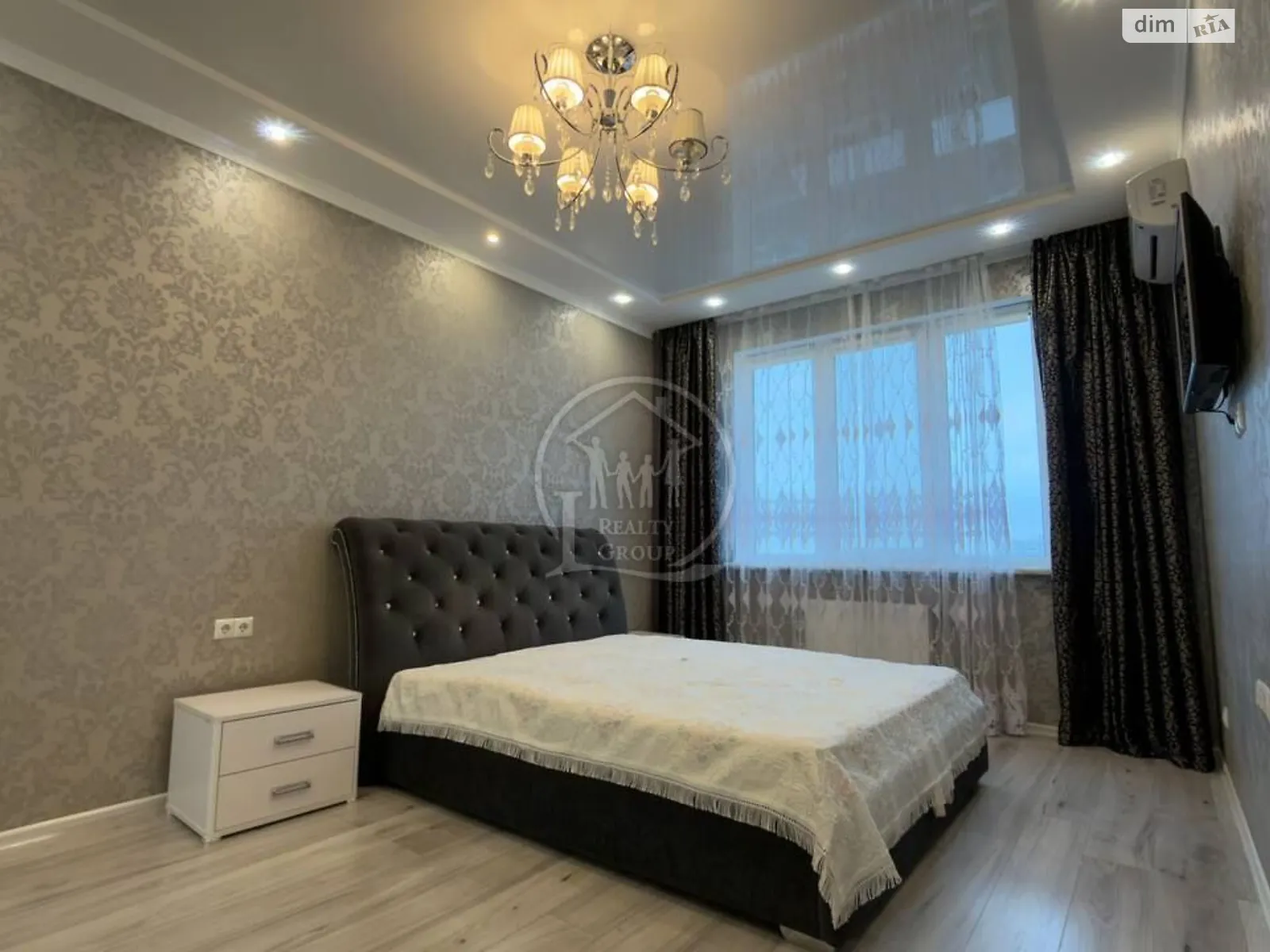 Сдается в аренду 1-комнатная квартира 43 кв. м в Одессе, ул. Среднефонтанская - фото 1