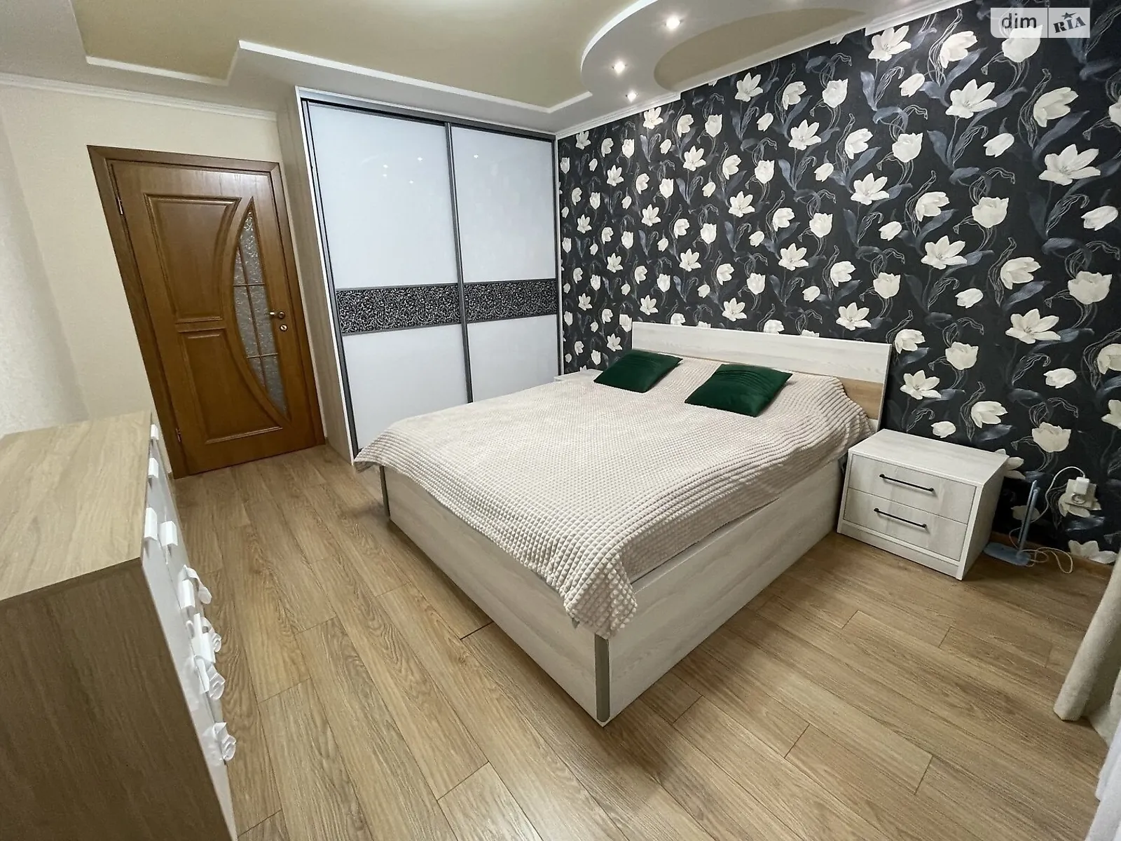 Продается 2-комнатная квартира 62 кв. м в Хмельницком, ул. Утренняя, 2А - фото 1