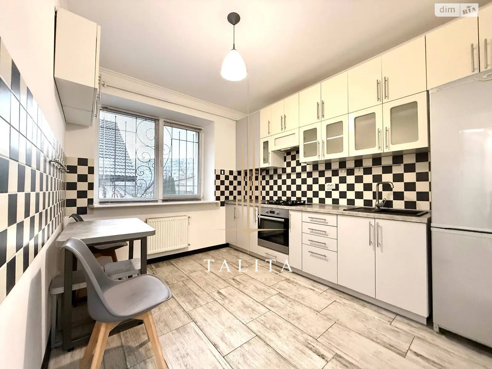 Сдается в аренду 1-комнатная квартира 40 кв. м в Львове, ул. Хмельницкого Богдана - фото 1