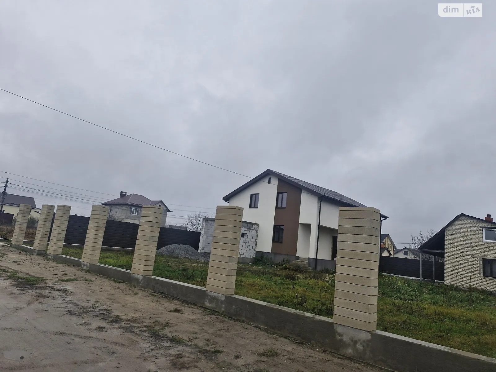 Продается дом на 2 этажа 120 кв. м с балконом, цена: 105000 $ - фото 1