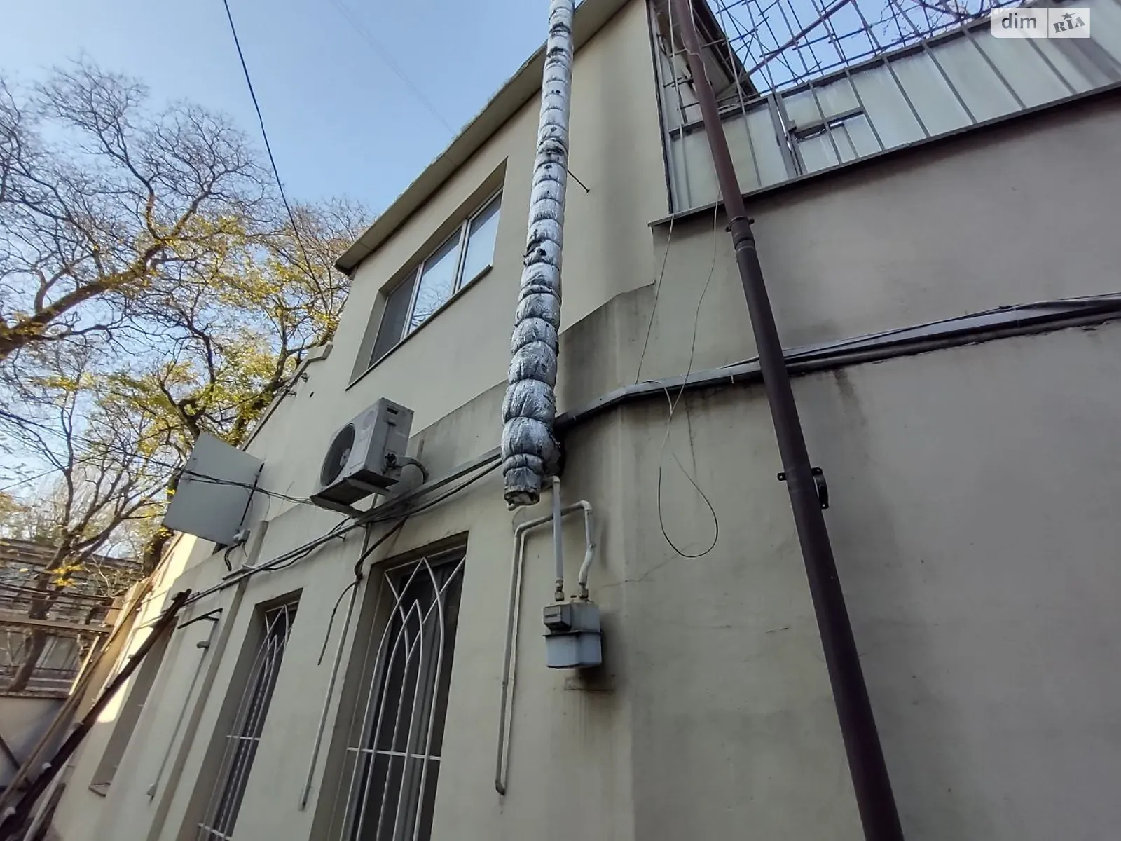 Продается дом на 2 этажа 140 кв. м с бассейном, цена: 120000 $ - фото 1