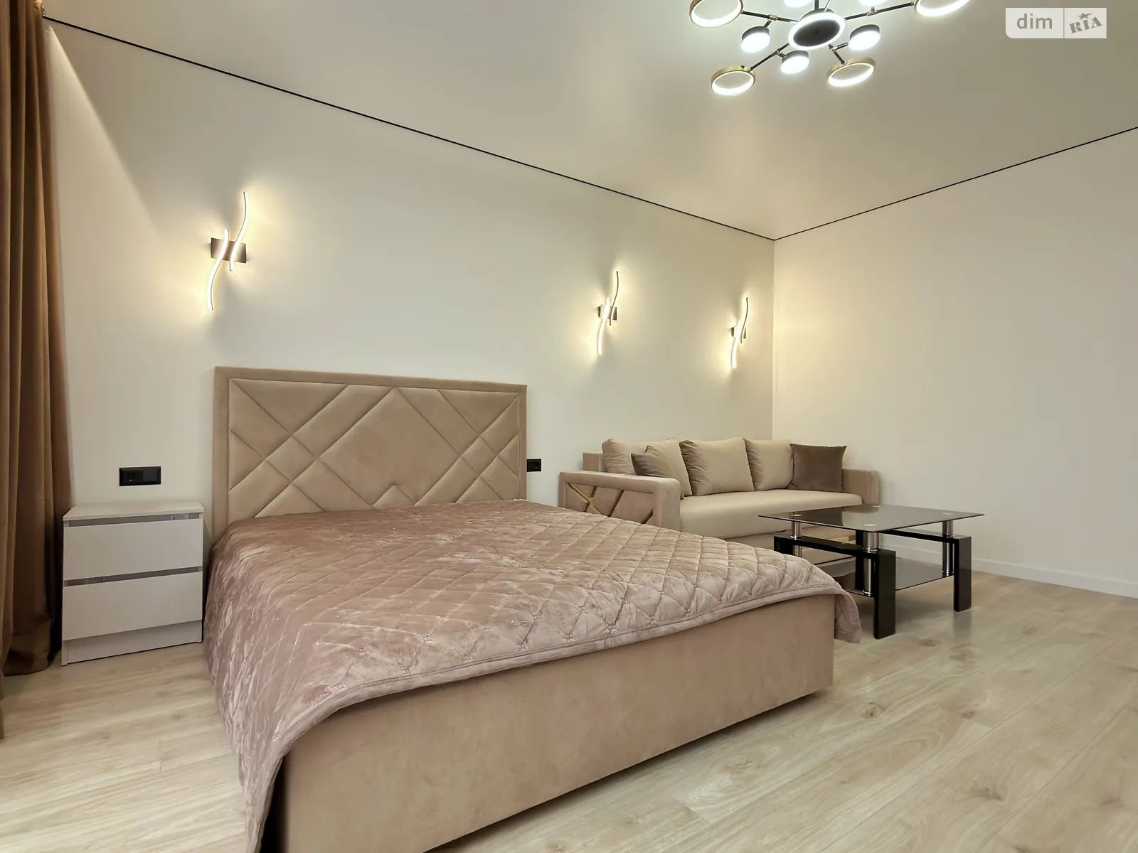 Сдается в аренду 1-комнатная квартира 47 кв. м в Львове, ул. Леонида Перфецкого, 8 - фото 1