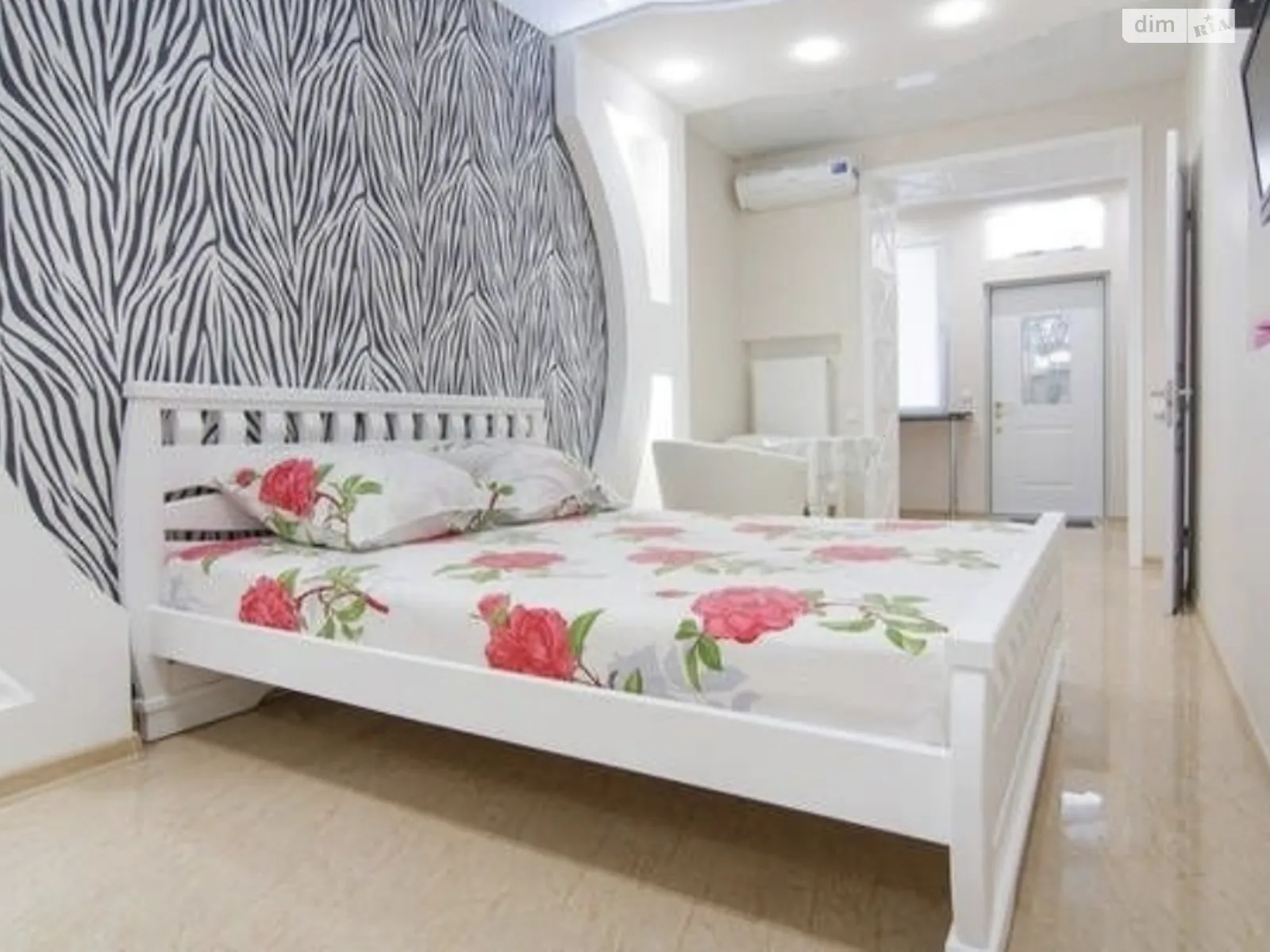 Сдается в аренду 1-комнатная квартира в Одессе, ул. Садовая, 15 - фото 1