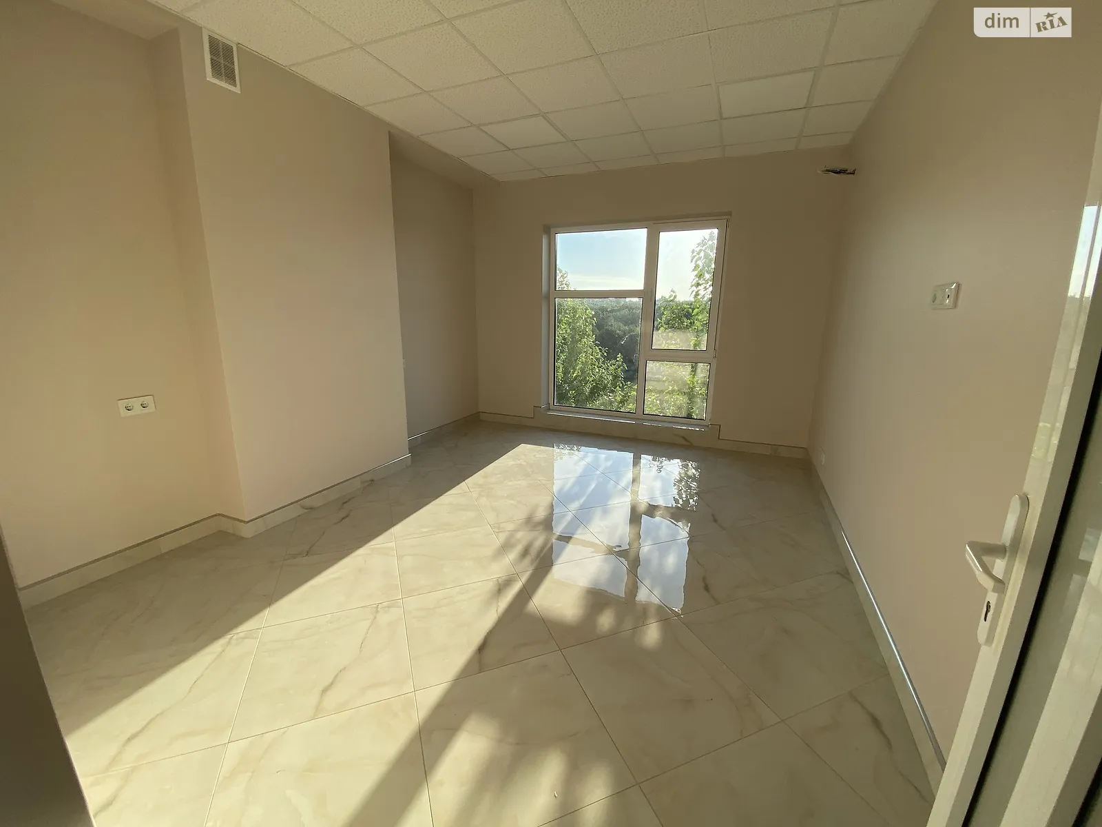 Сдается в аренду объект сферы услуг 63 кв. м в 8-этажном здании, цена: 16380 грн - фото 1