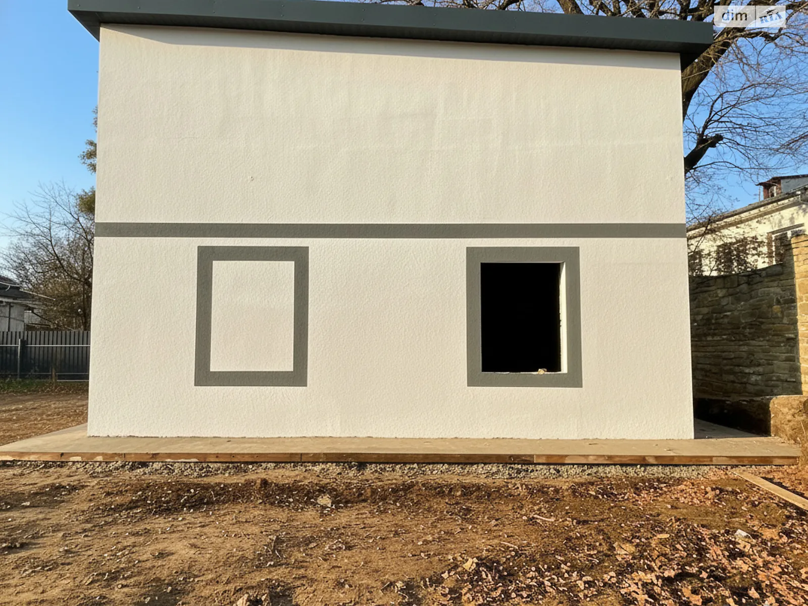 Продается дом на 2 этажа 56 кв. м с камином, цена: 49500 $ - фото 1