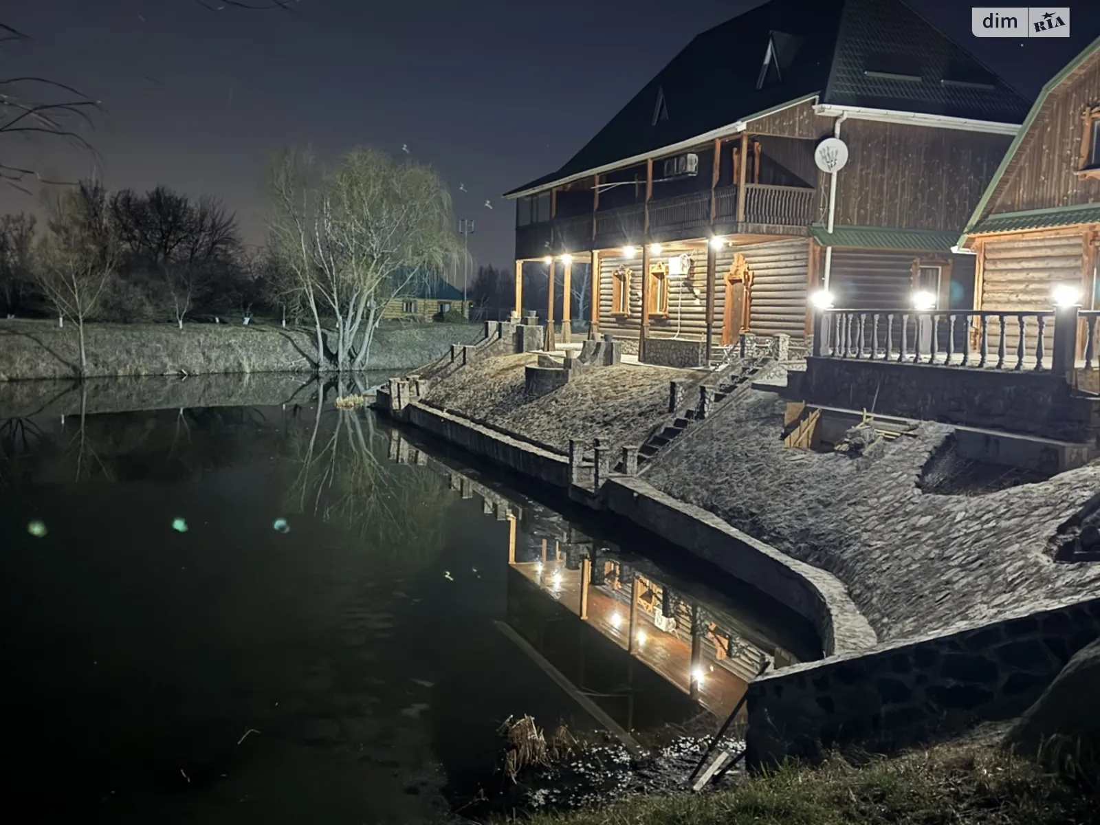 Продается дом на 3 этажа 300 кв. м с беседкой, цена: 870000 $ - фото 1