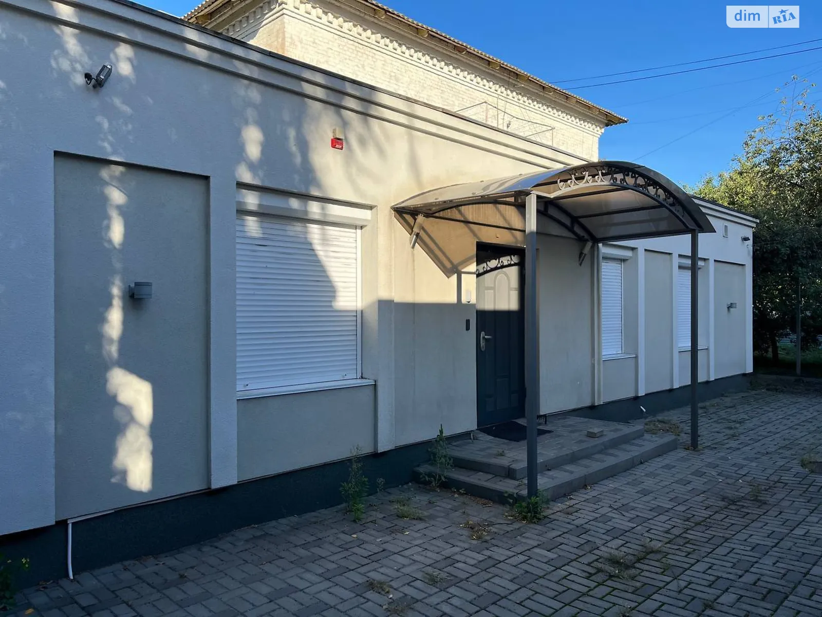 Сдается в аренду офис 178.9 кв. м в бизнес-центре, цена: 1250 $ - фото 1