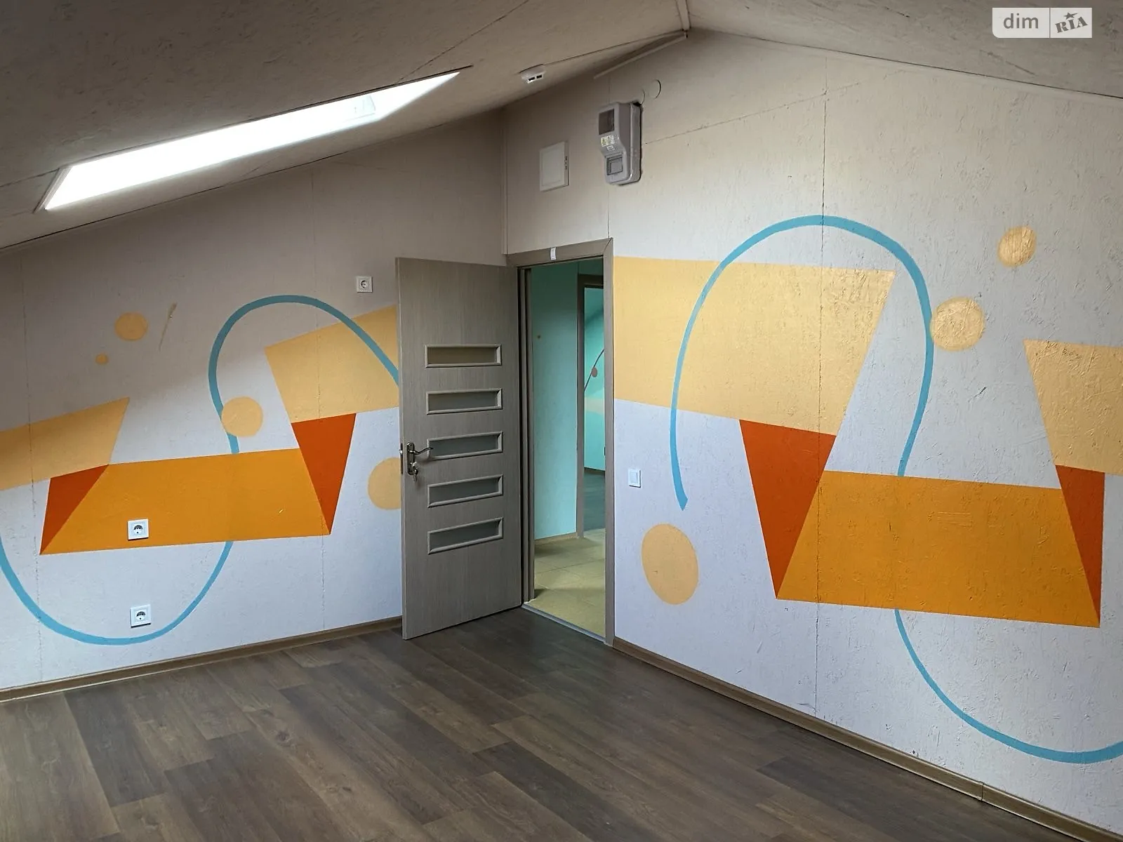 Сдается в аренду офис 20 кв. м в бизнес-центре, цена: 2700 грн - фото 1