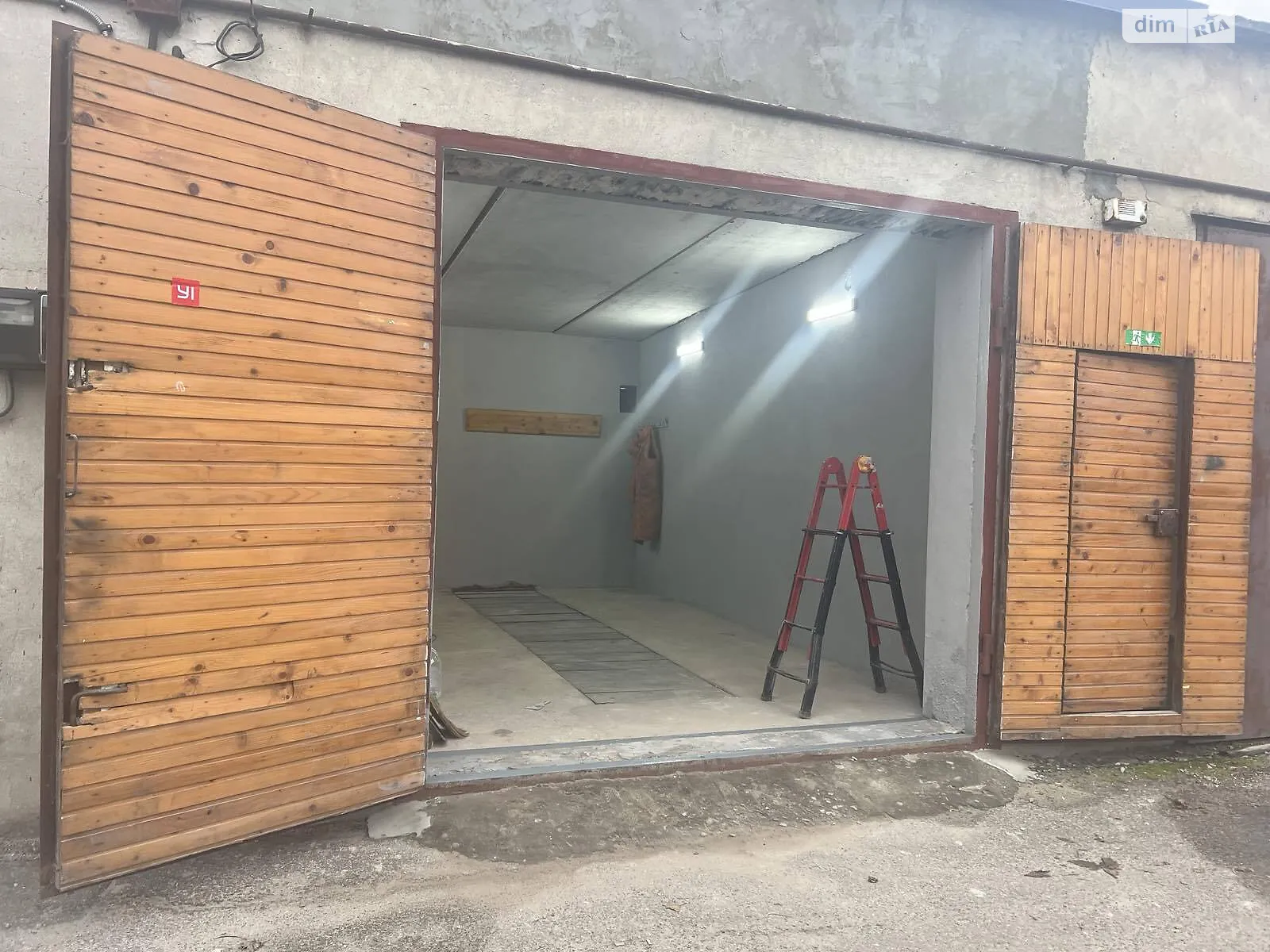 Сдается в аренду место в гаражном кооперативе под бус на 45.2 кв. м, цена: 4000 грн - фото 1