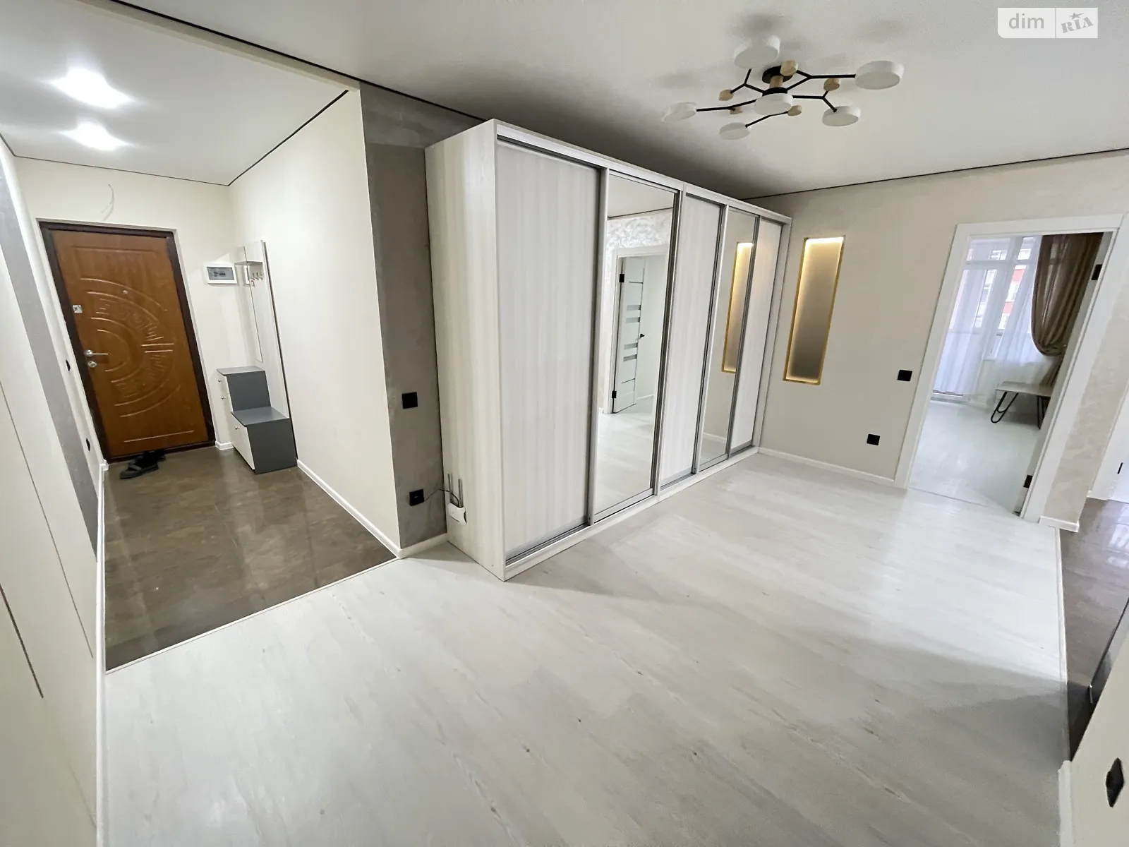 2-комнатная квартира 62 кв. м в Тернополе, ул. Сахарова Андрея Академика - фото 1