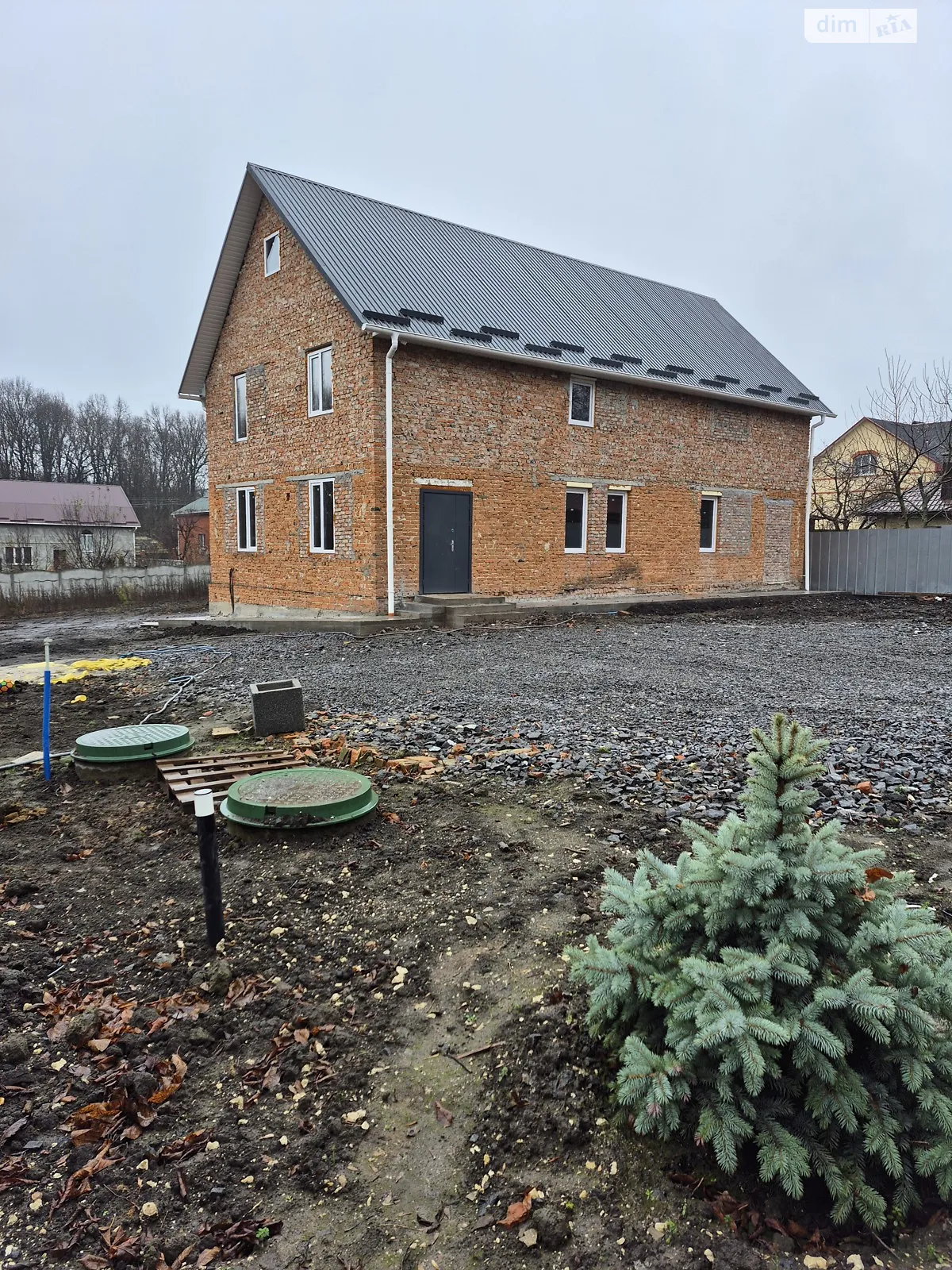 Продается дом на 2 этажа 200 кв. м с садом, цена: 78000 $ - фото 1