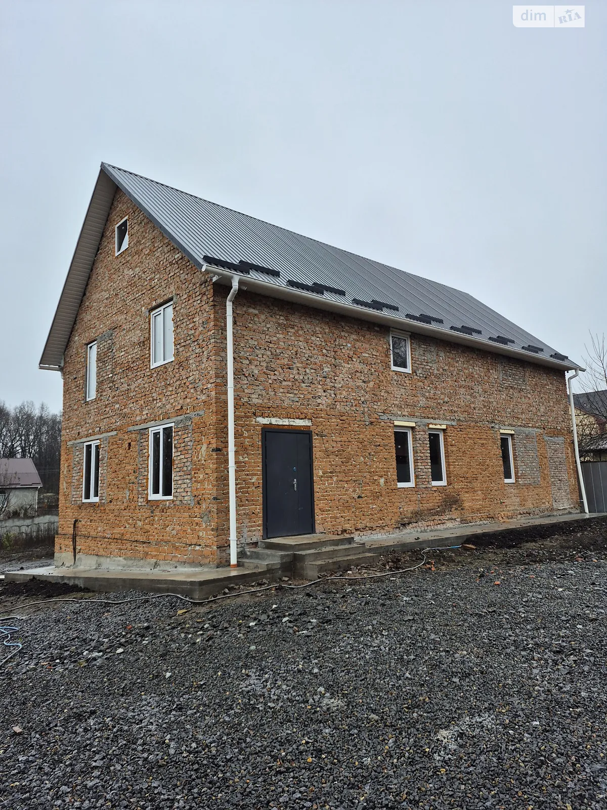 Продается дом на 2 этажа 200 кв. м с бассейном, цена: 78000 $ - фото 1