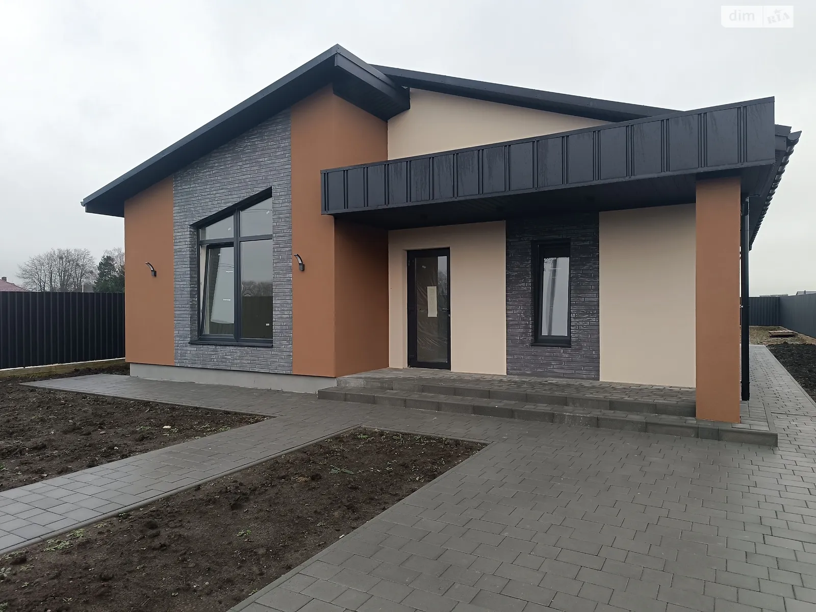 Продається одноповерховий будинок 120 кв. м з каміном, цена: 115000 $ - фото 1