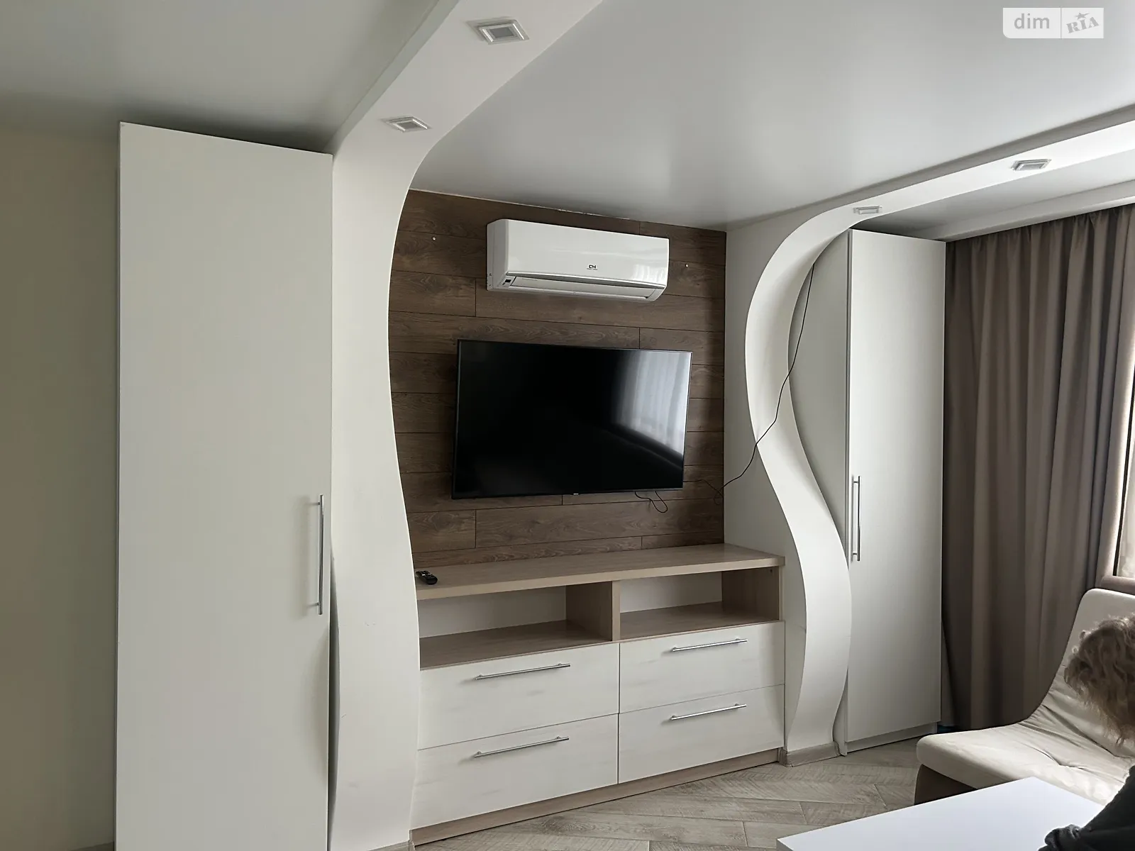 Сдается в аренду 1-комнатная квартира 50.7 кв. м в Хмельницком, ул. Озерная, 6/2А - фото 1