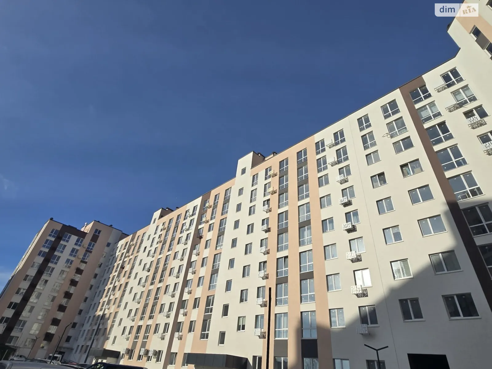 Продается 2-комнатная квартира 83 кв. м в Ровно, ул. Соборная - фото 1