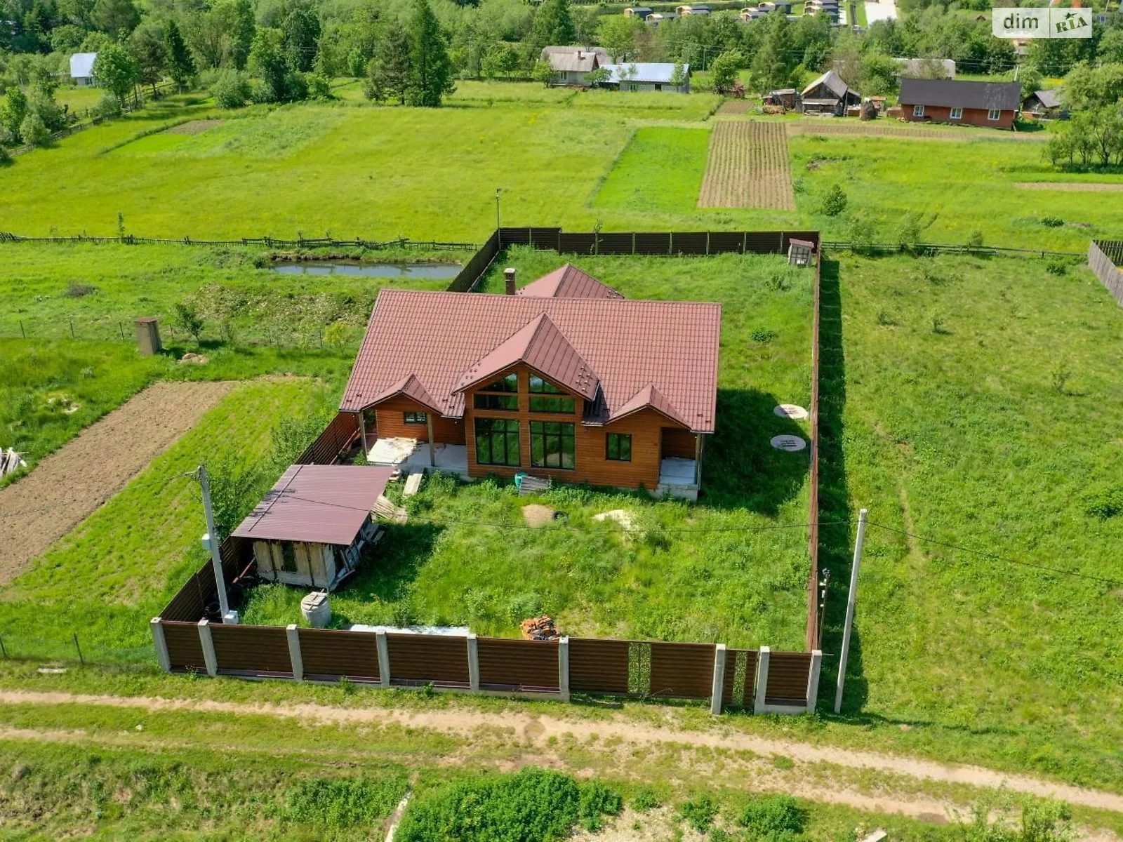 Продается дом на 2 этажа 199 кв. м с камином, цена: 100000 $ - фото 1