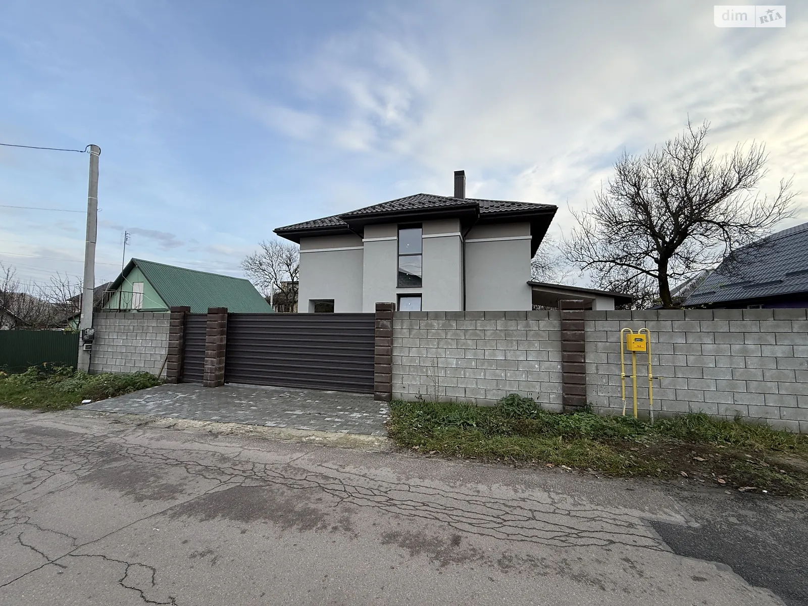 Продается дом на 2 этажа 125 кв. м с подвалом, цена: 140000 $ - фото 1