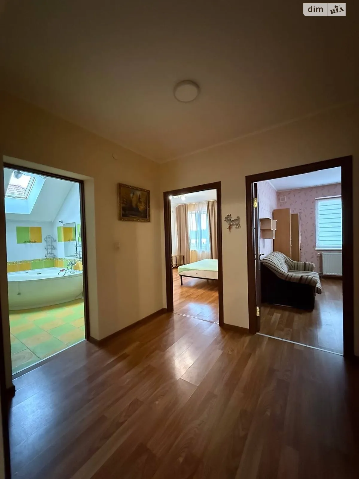 Сдается в аренду дом на 2 этажа 160 кв. м с гаражом, цена: 800 $ - фото 1