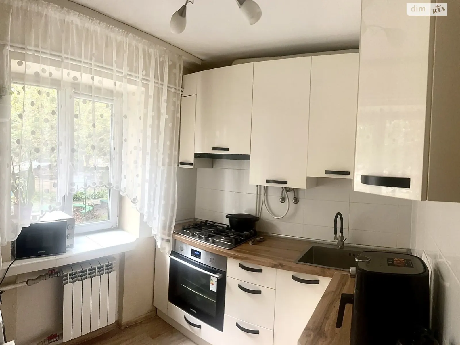 Продается 3-комнатная квартира 55 кв. м в Ровно, ул. Княгини Ольги - фото 1