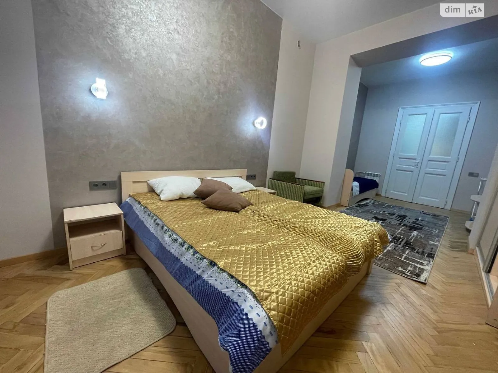 Сдается в аренду 1-комнатная квартира 47 кв. м в Львове, ул. Креховская, 10 - фото 1